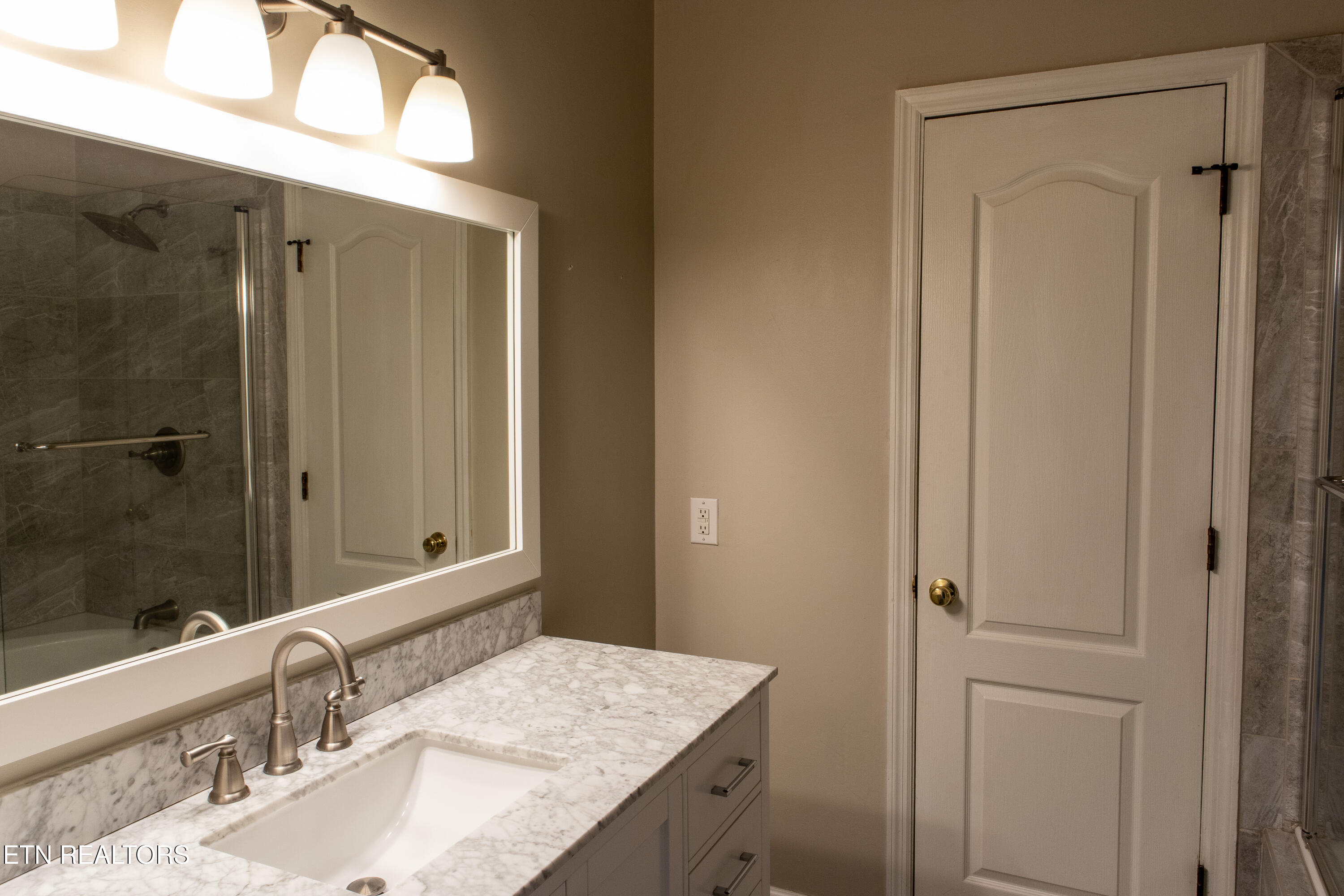 8602 Old Carriage Court Knoxville TN 37923