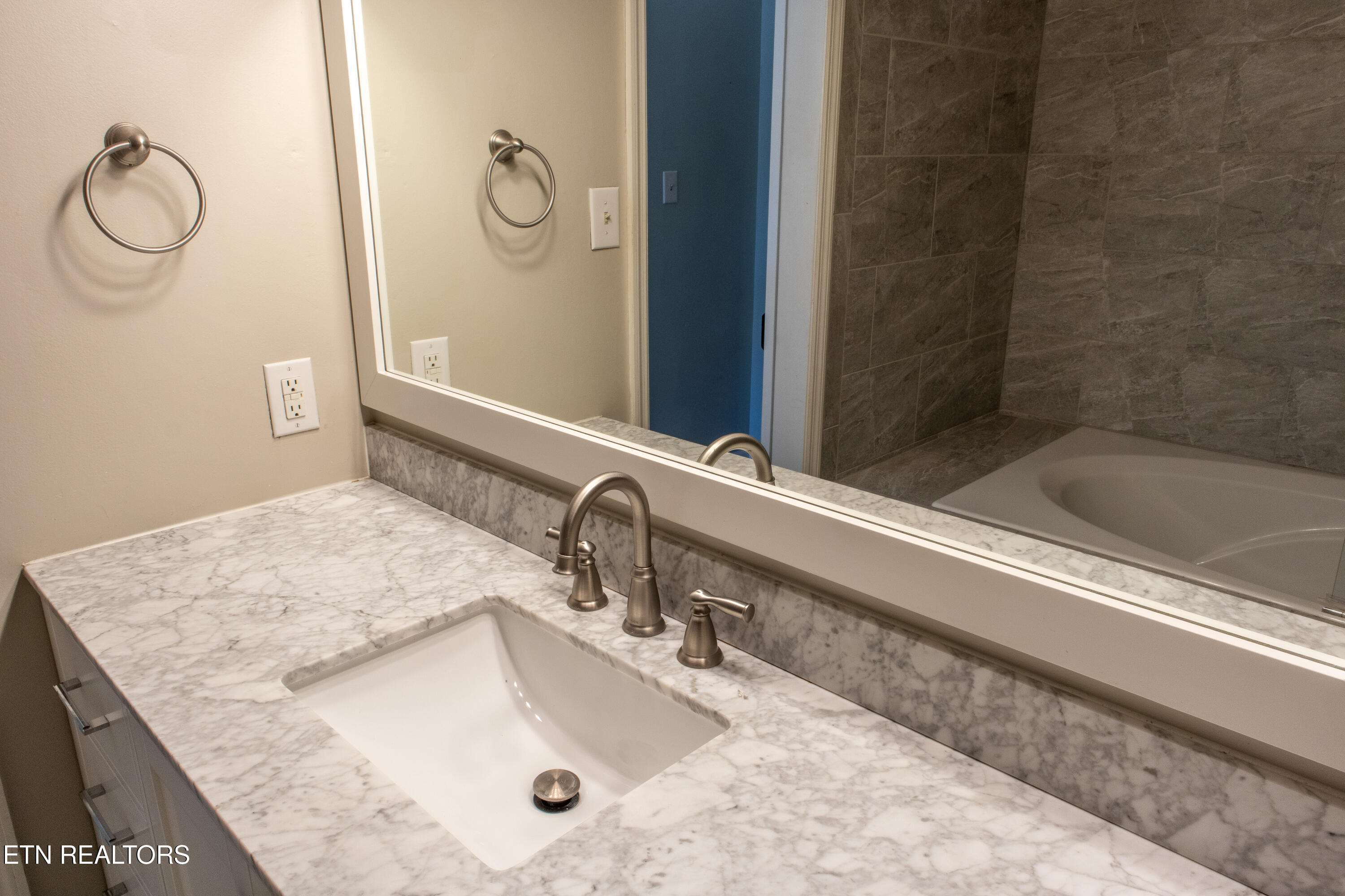 8602 Old Carriage Court Knoxville TN 37923