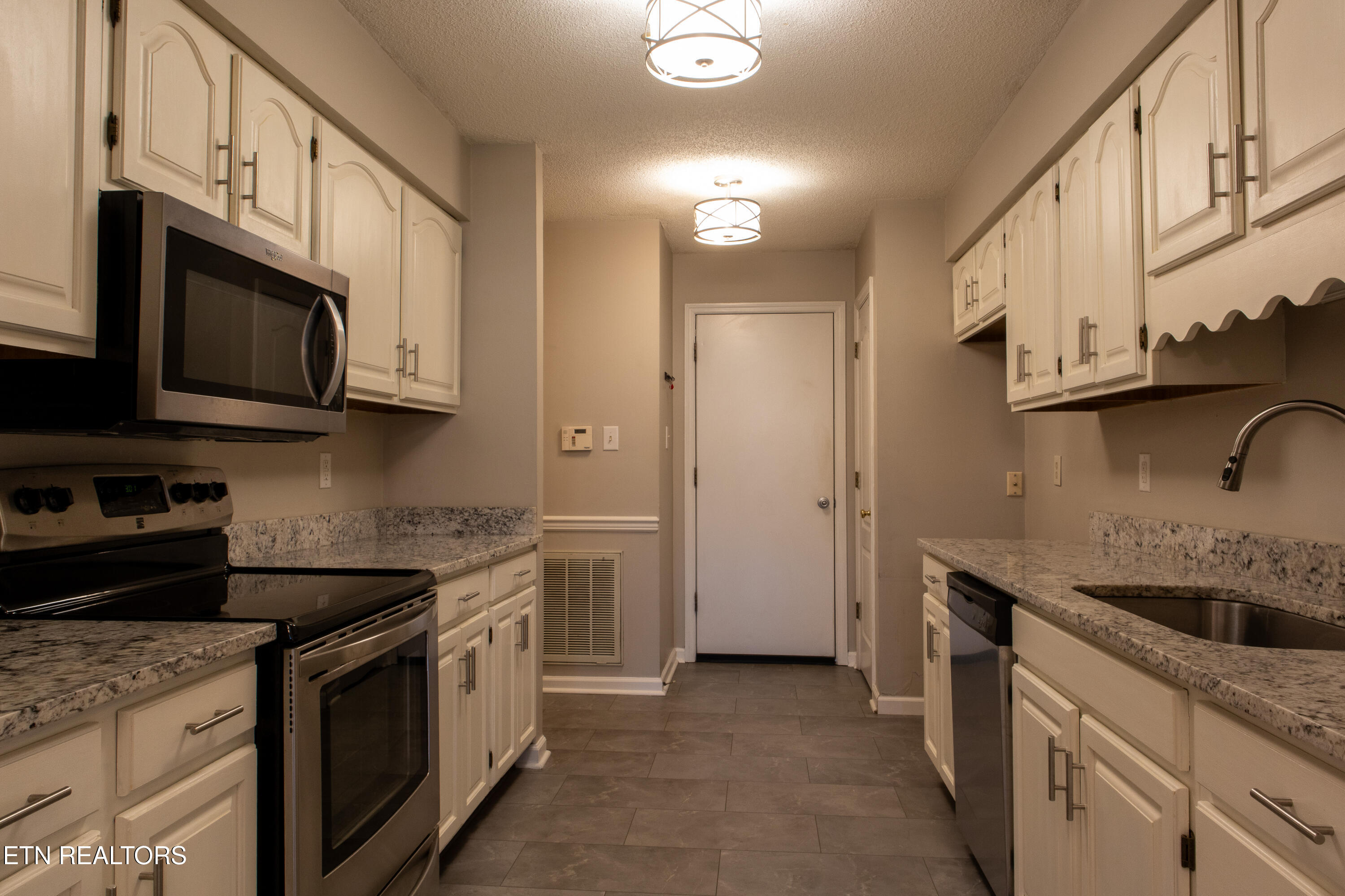 8602 Old Carriage Court Knoxville TN 37923