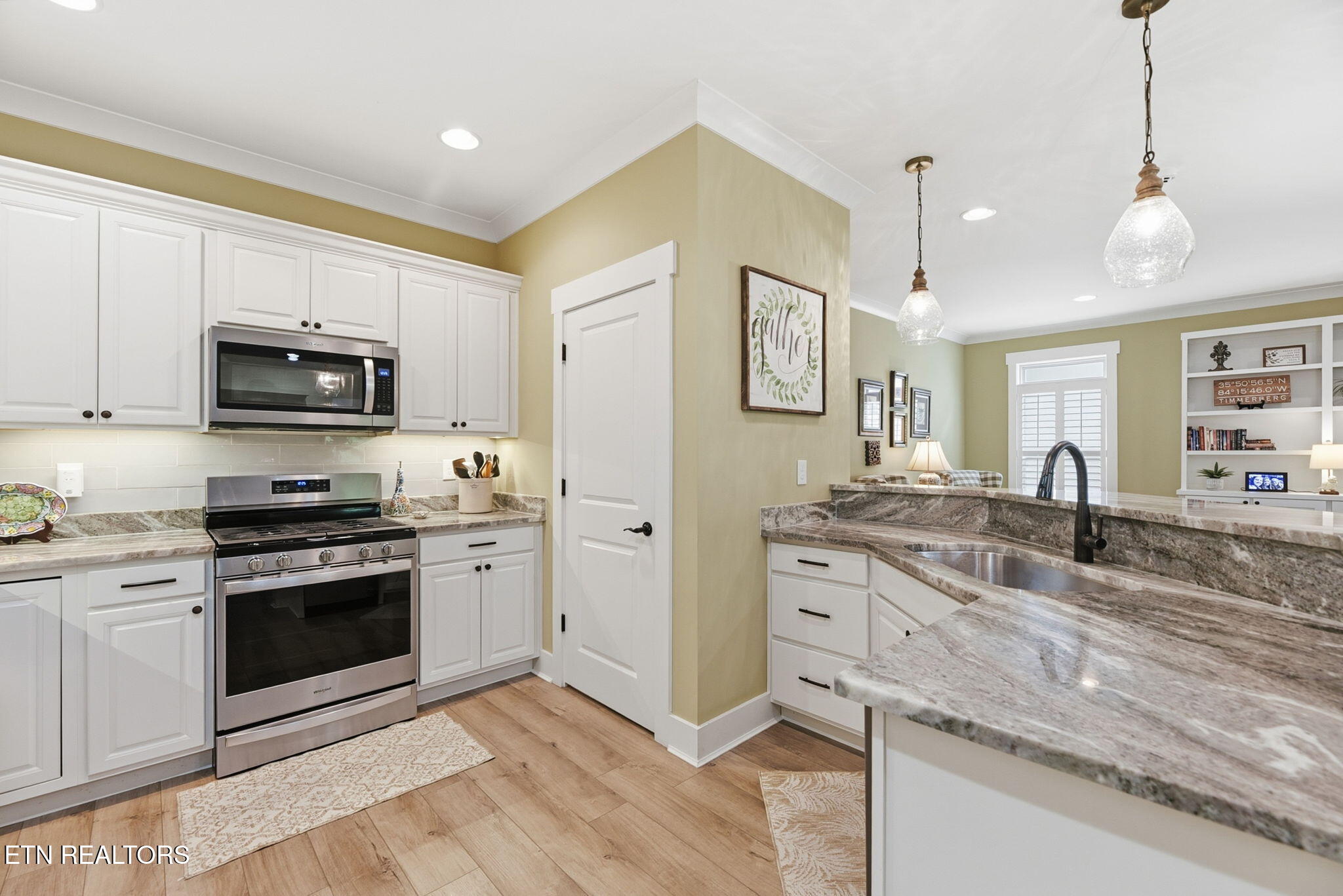 1683 Mountain Drive Lenoir City TN 37772