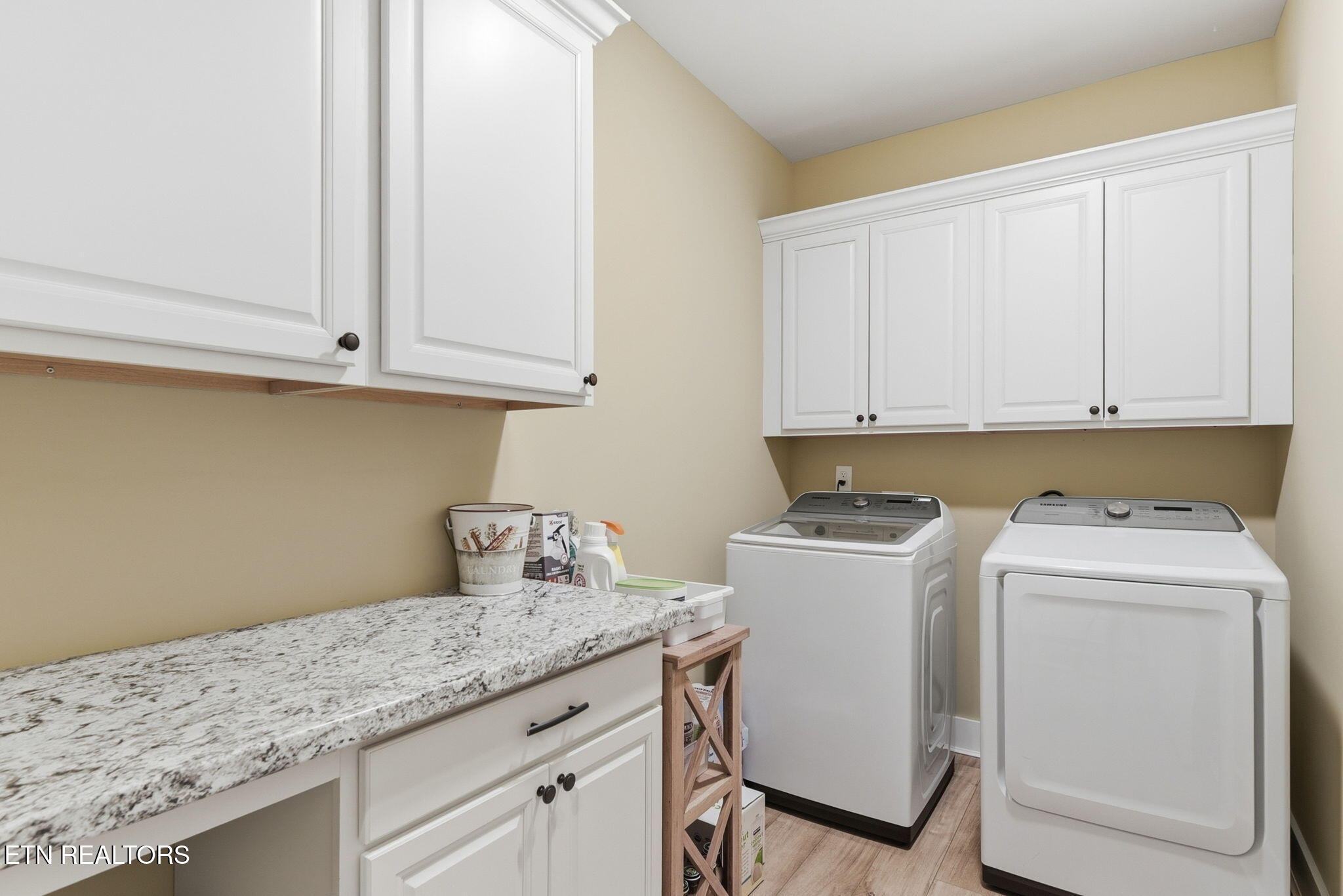 1683 Mountain Drive Lenoir City TN 37772