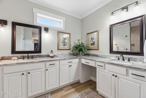 1683 Mountain Drive Lenoir City TN 37772