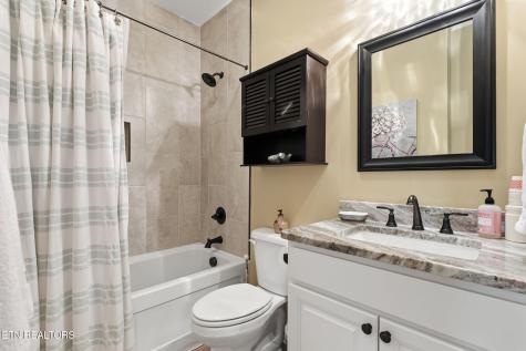 1683 Mountain Drive Lenoir City TN 37772