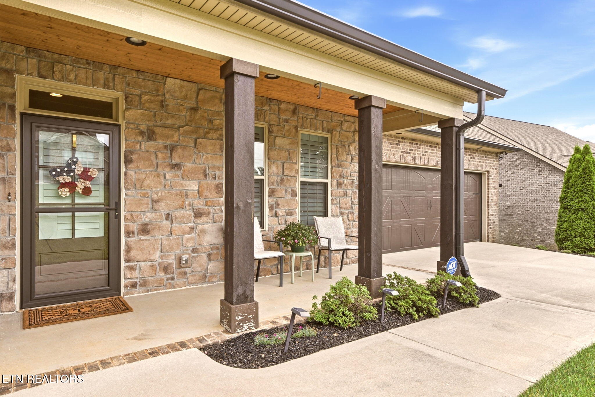 1683 Mountain Drive Lenoir City TN 37772