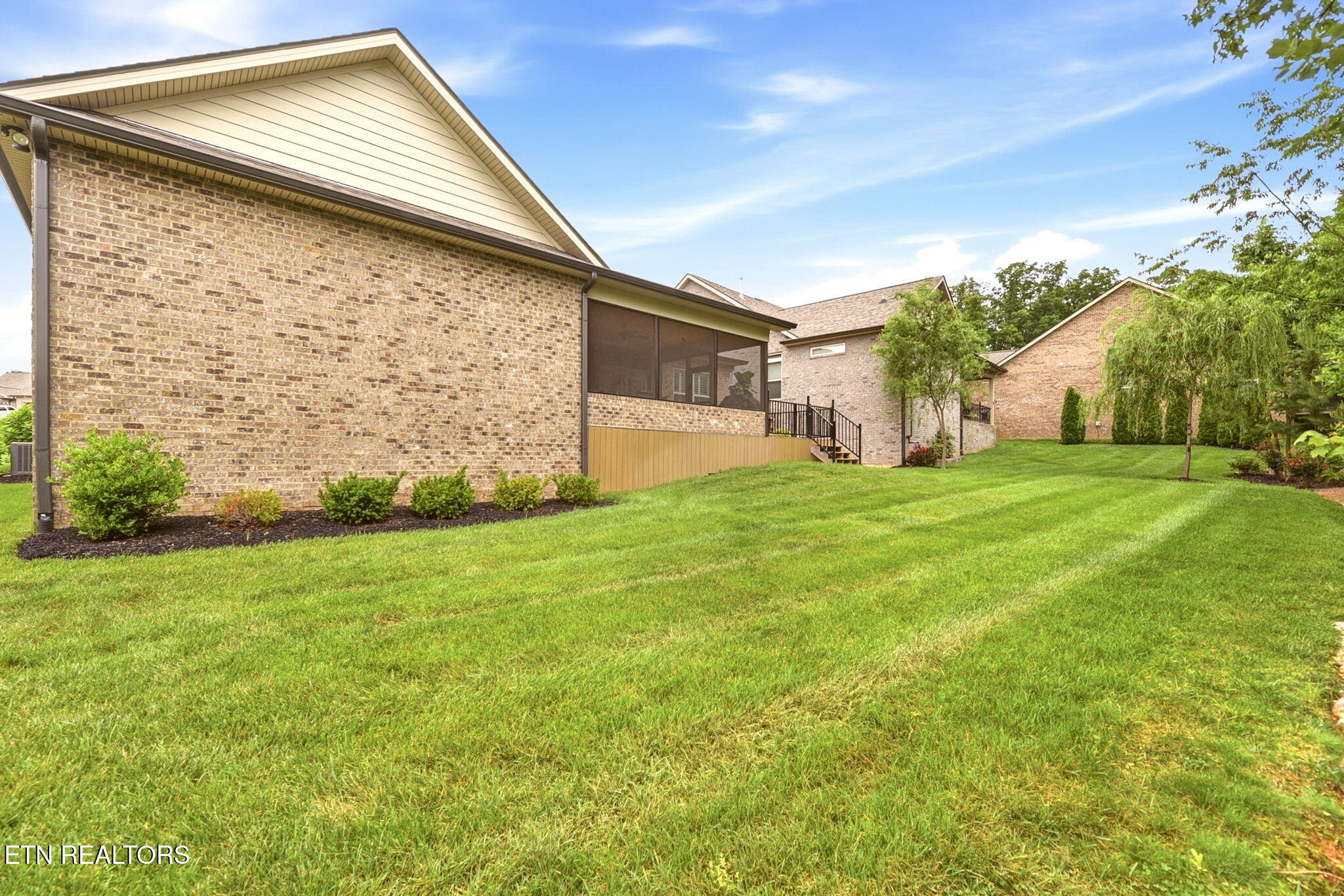 1683 Mountain Drive Lenoir City TN 37772