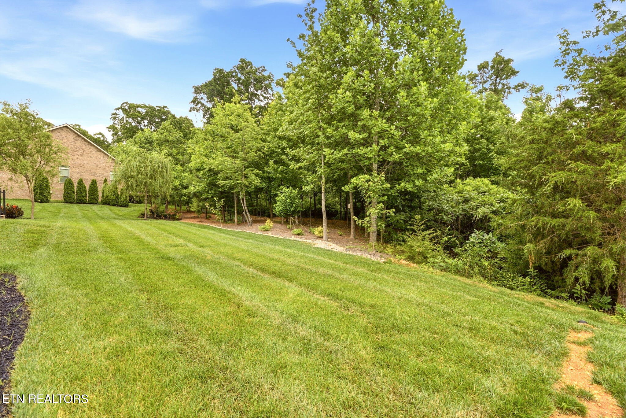 1683 Mountain Drive Lenoir City TN 37772