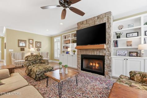 1683 Mountain Drive Lenoir City TN 37772