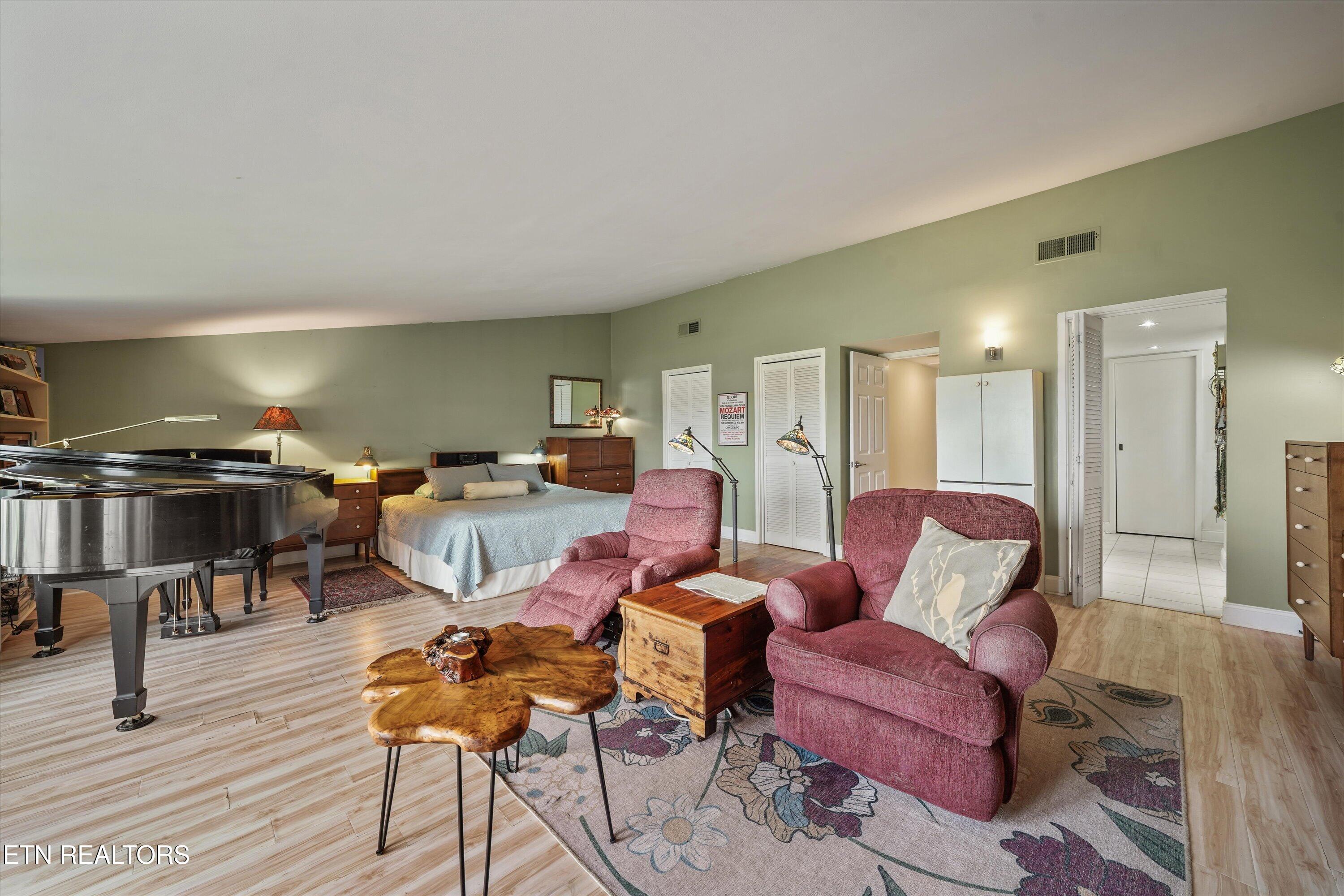 1885 Cherokee Bluff Drive Knoxville TN 37920