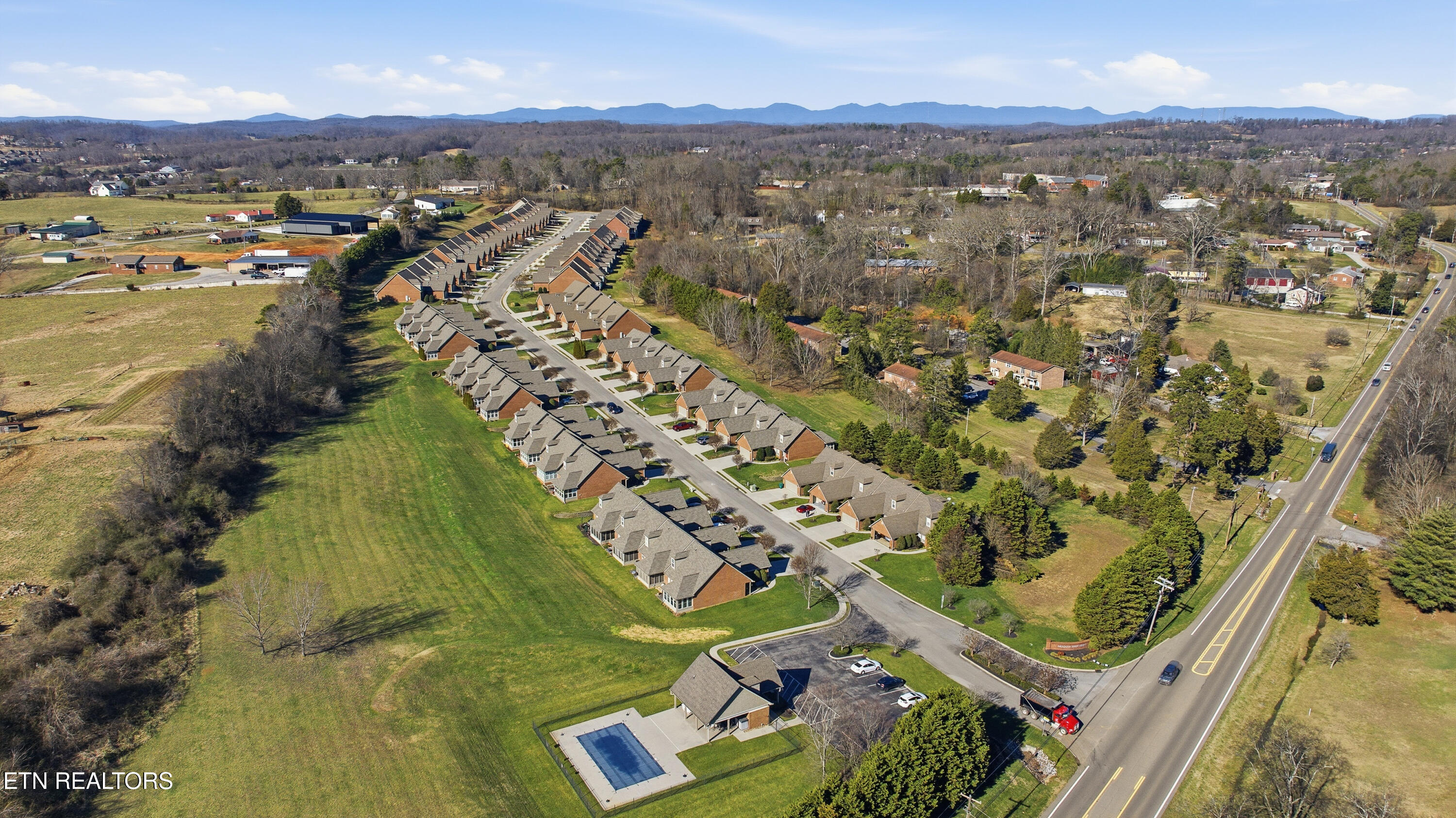 375 Meadow Walk Lane Lenoir City TN 37772