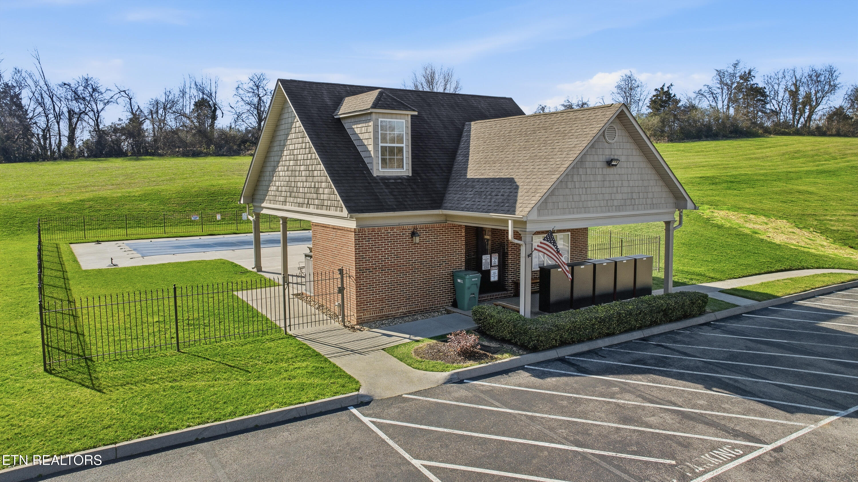 375 Meadow Walk Lane Lenoir City TN 37772