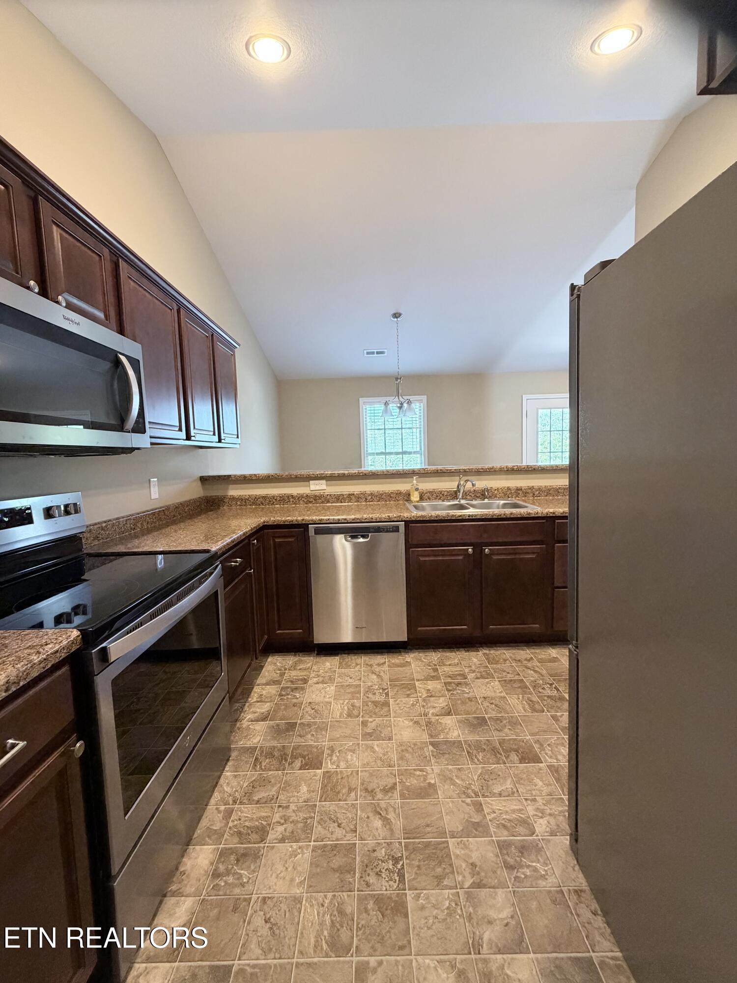 171 Stonefield Drive Harrogate TN 37752