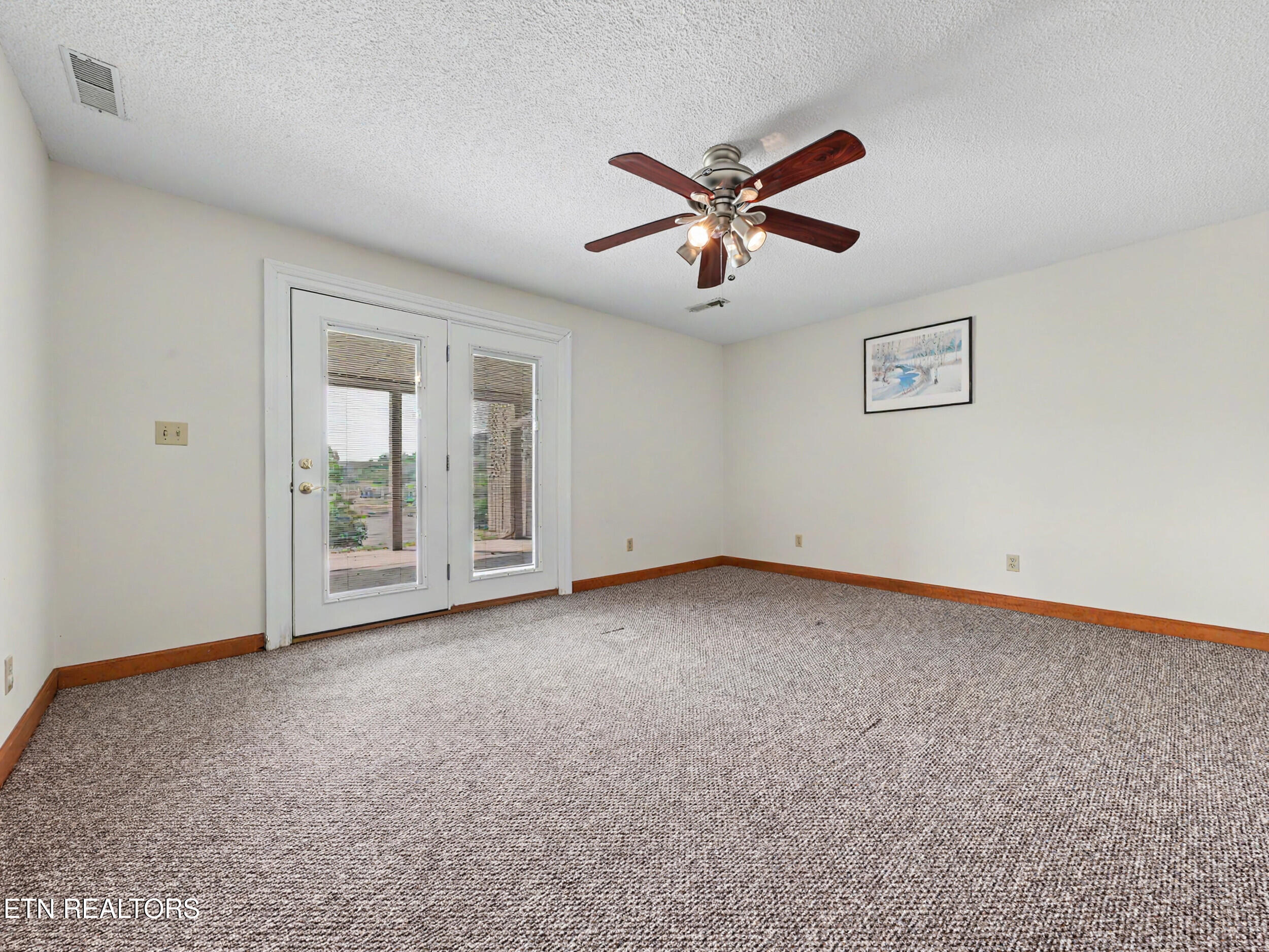 142 Deer Trot Lane Lafollette TN 37766
