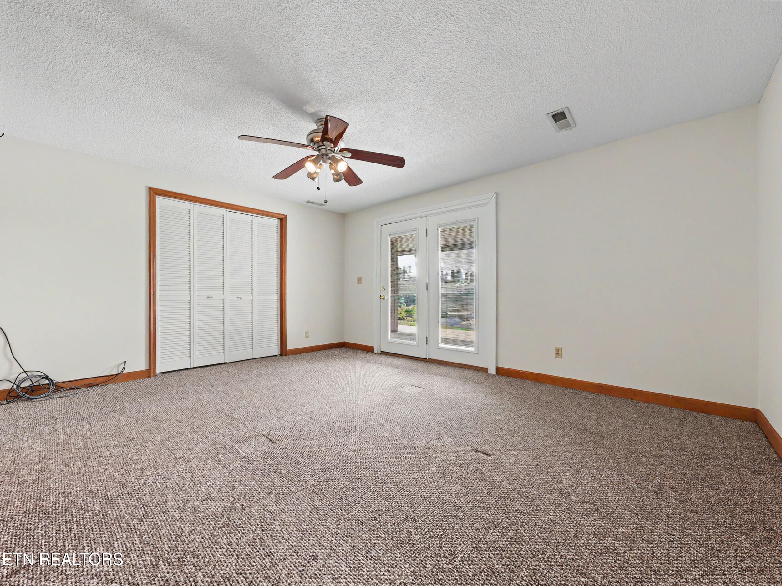 142 Deer Trot Lane Lafollette TN 37766