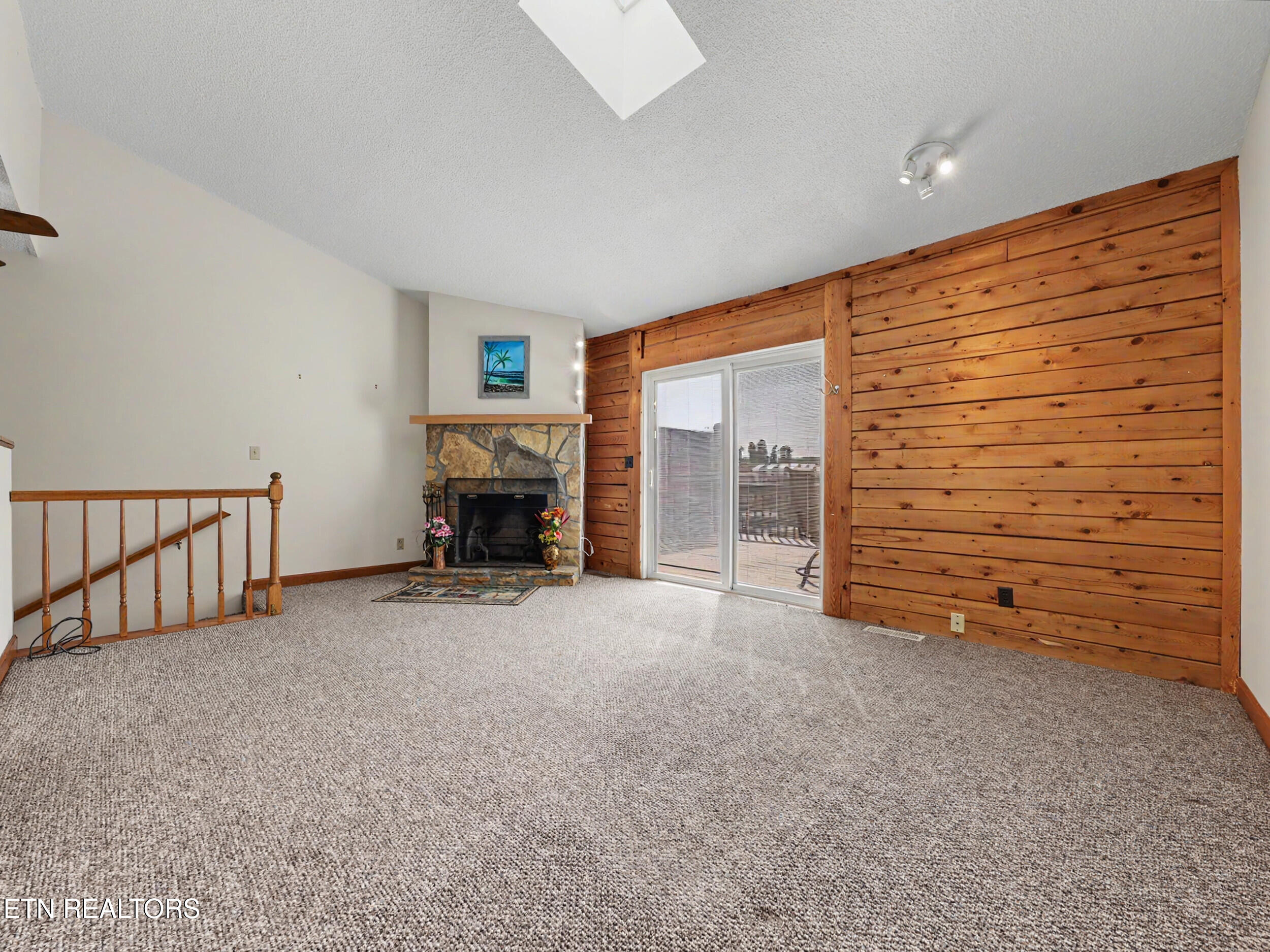142 Deer Trot Lane Lafollette TN 37766