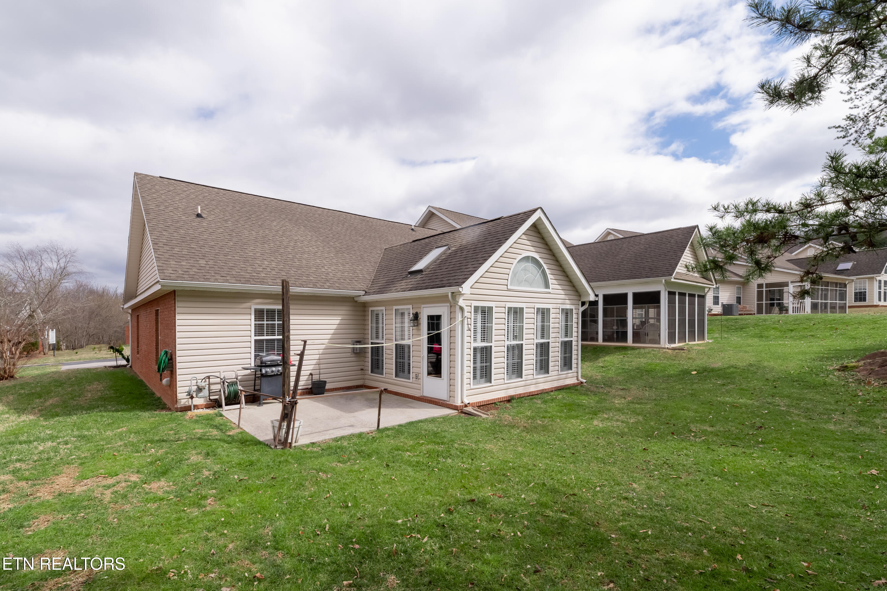 7109 Winter Oaks Way Knoxville TN 37918