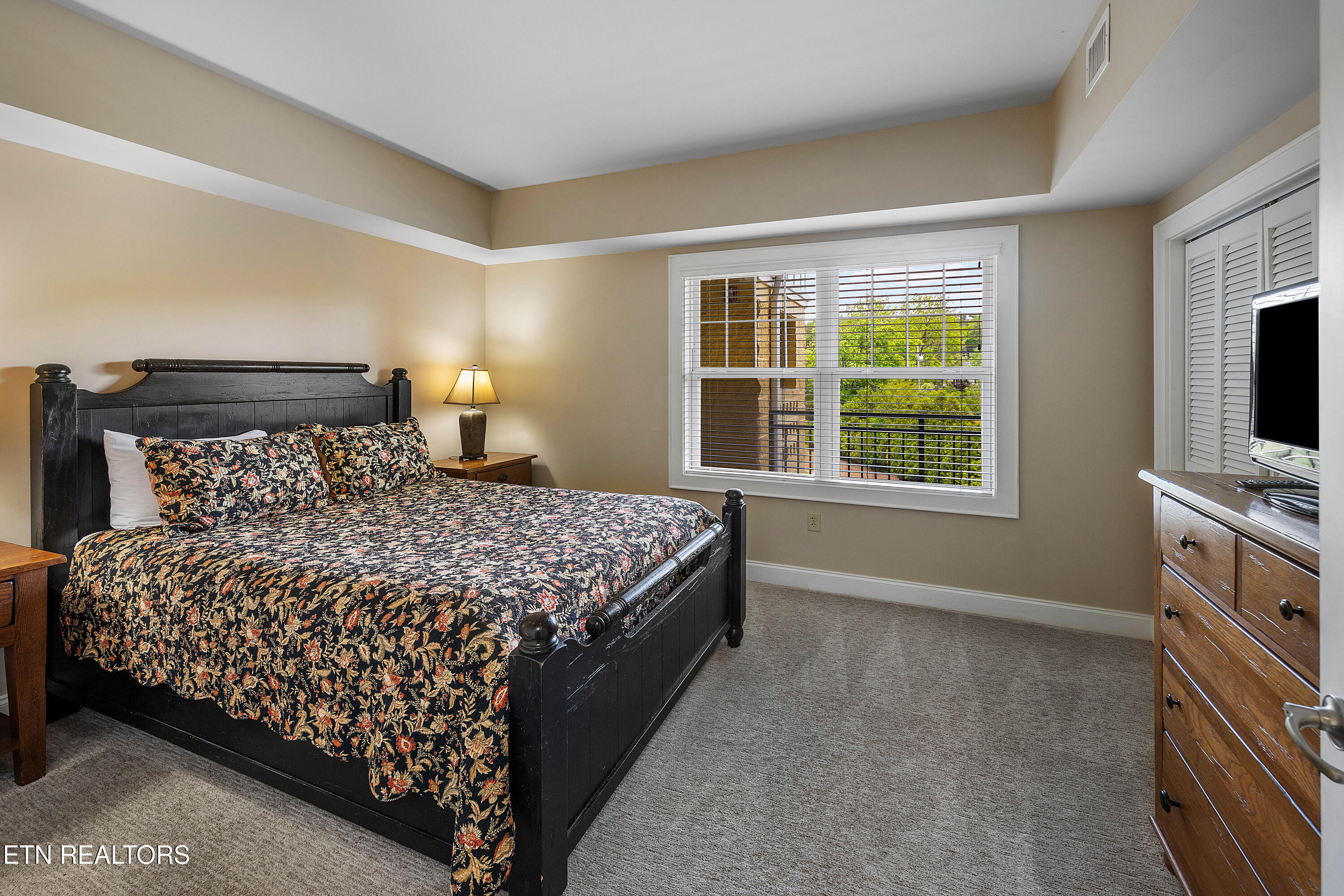 3415 Teaster Lane Pigeon Forge TN 37863