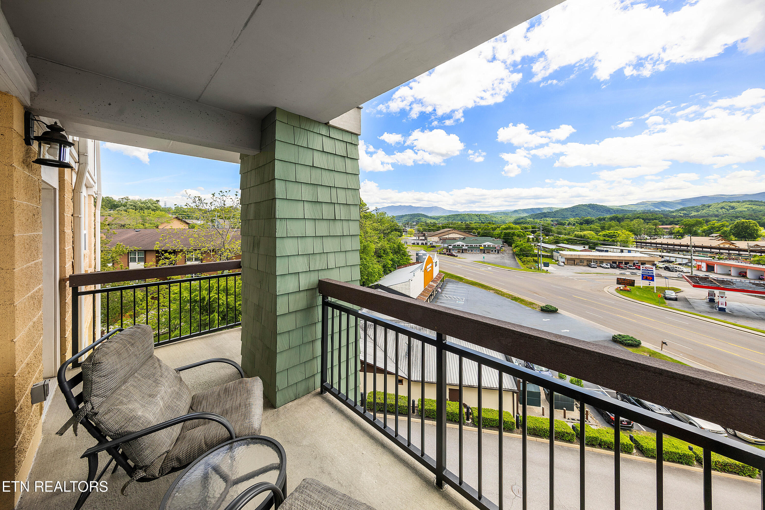 3415 Teaster Lane Pigeon Forge TN 37863