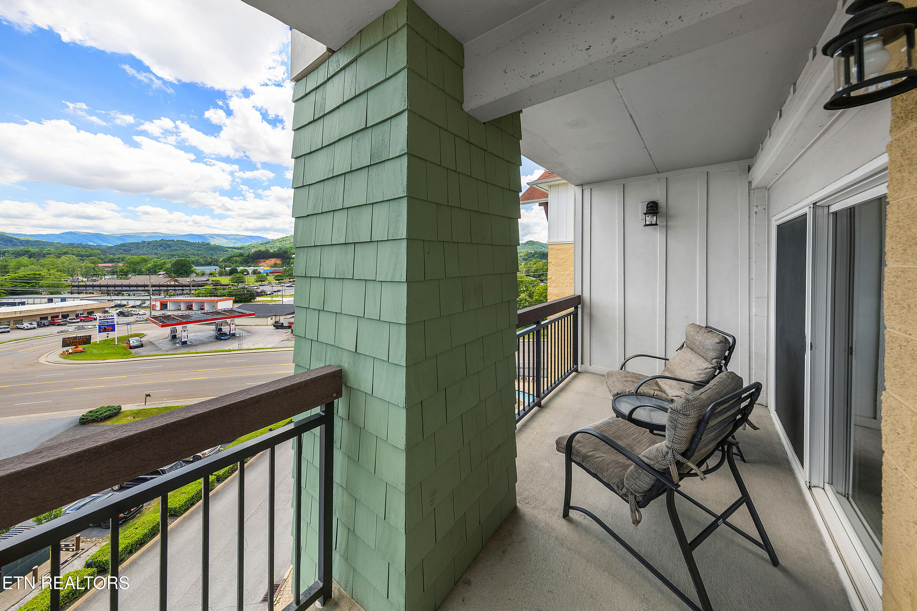 3415 Teaster Lane Pigeon Forge TN 37863