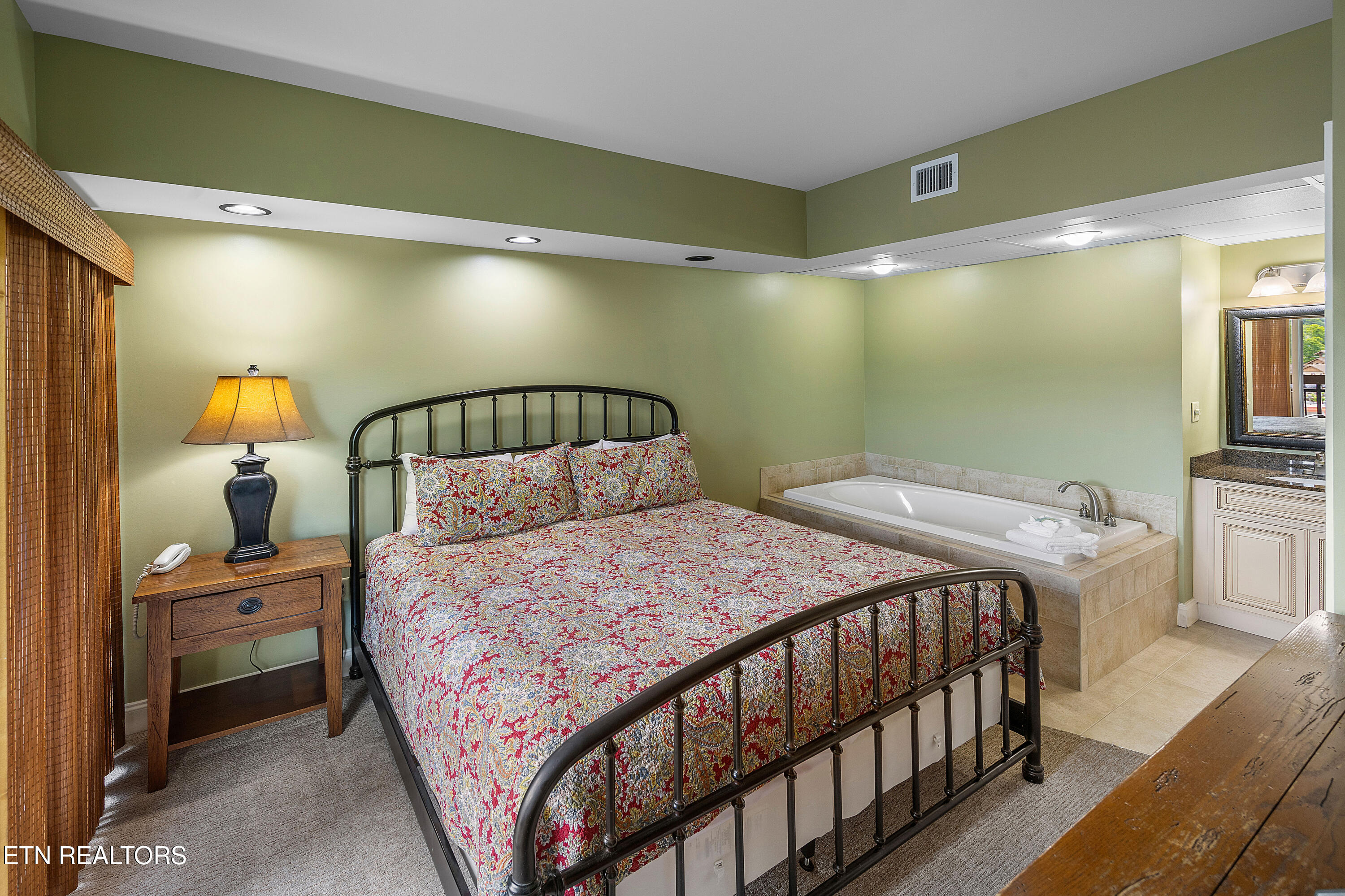 3415 Teaster Lane Pigeon Forge TN 37863