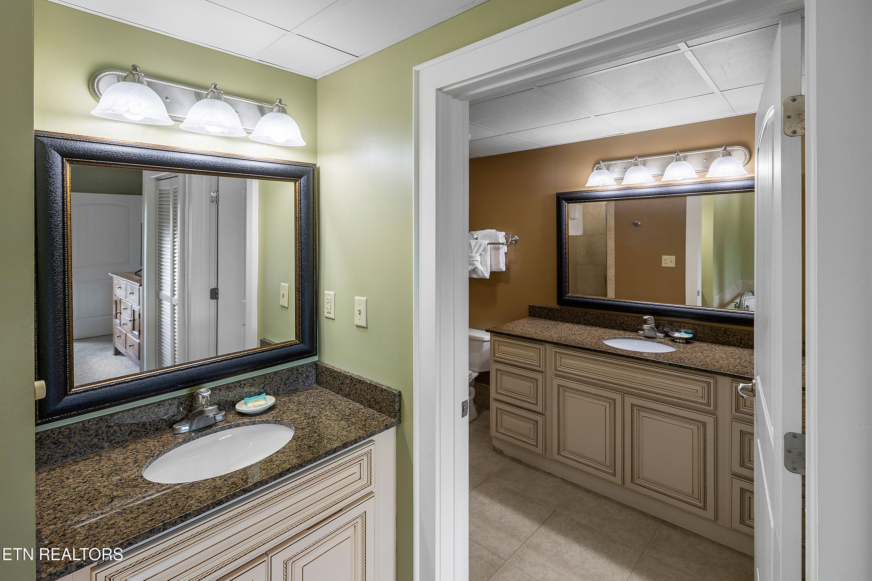 3415 Teaster Lane Pigeon Forge TN 37863