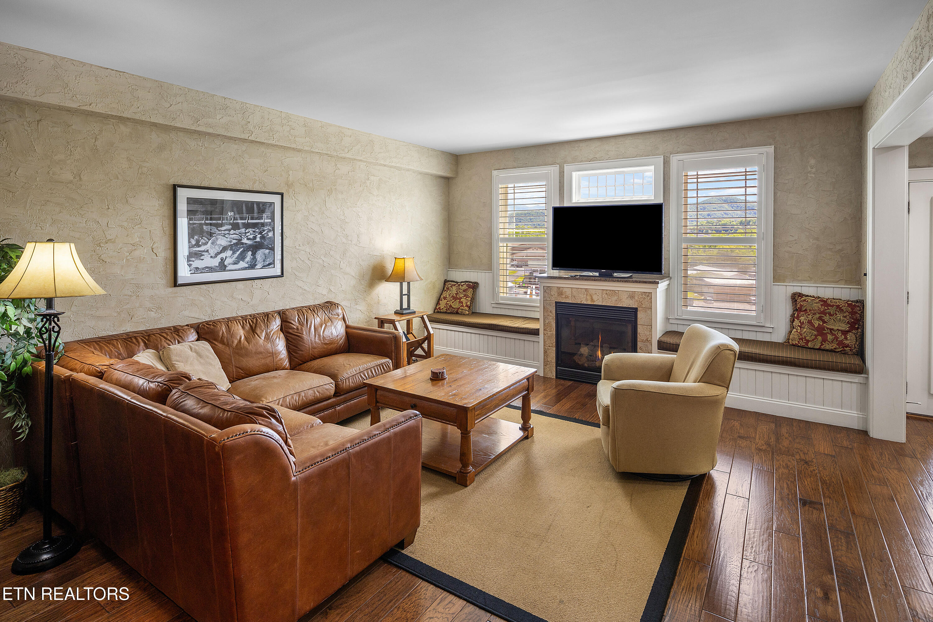 3415 Teaster Lane Pigeon Forge TN 37863