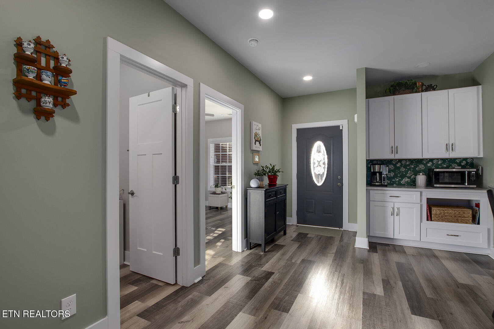 984 Meadow Walk Lane Lenoir City TN 37772