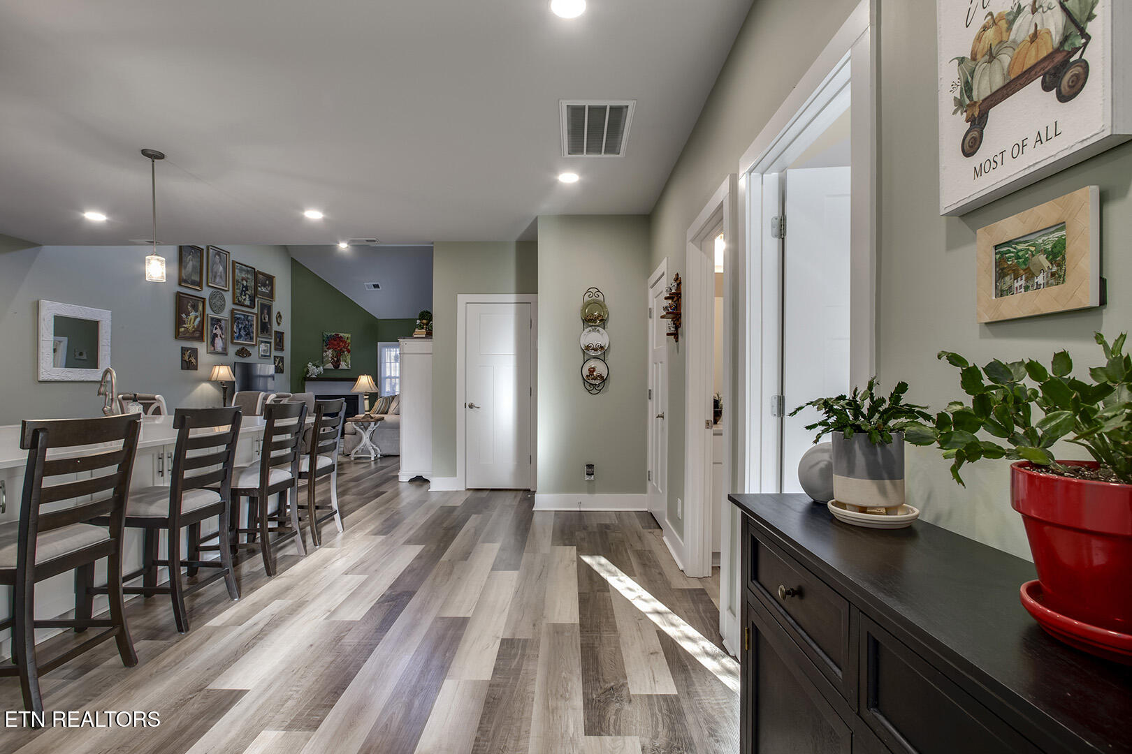 984 Meadow Walk Lane Lenoir City TN 37772