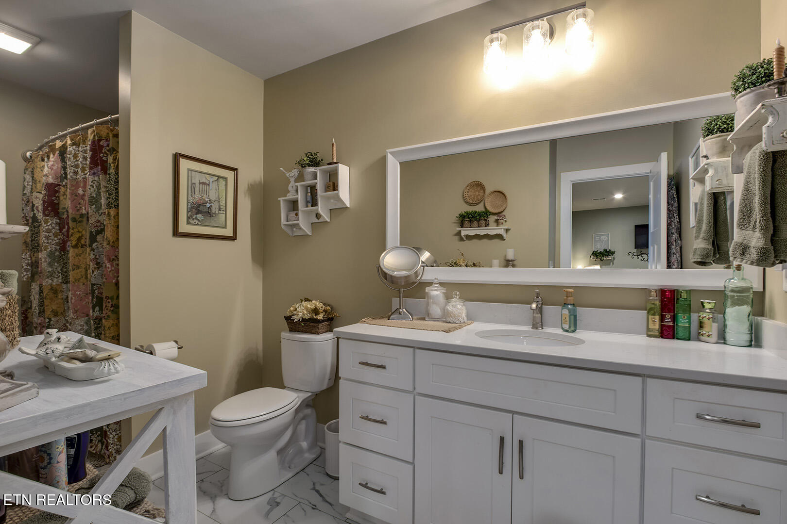 984 Meadow Walk Lane Lenoir City TN 37772
