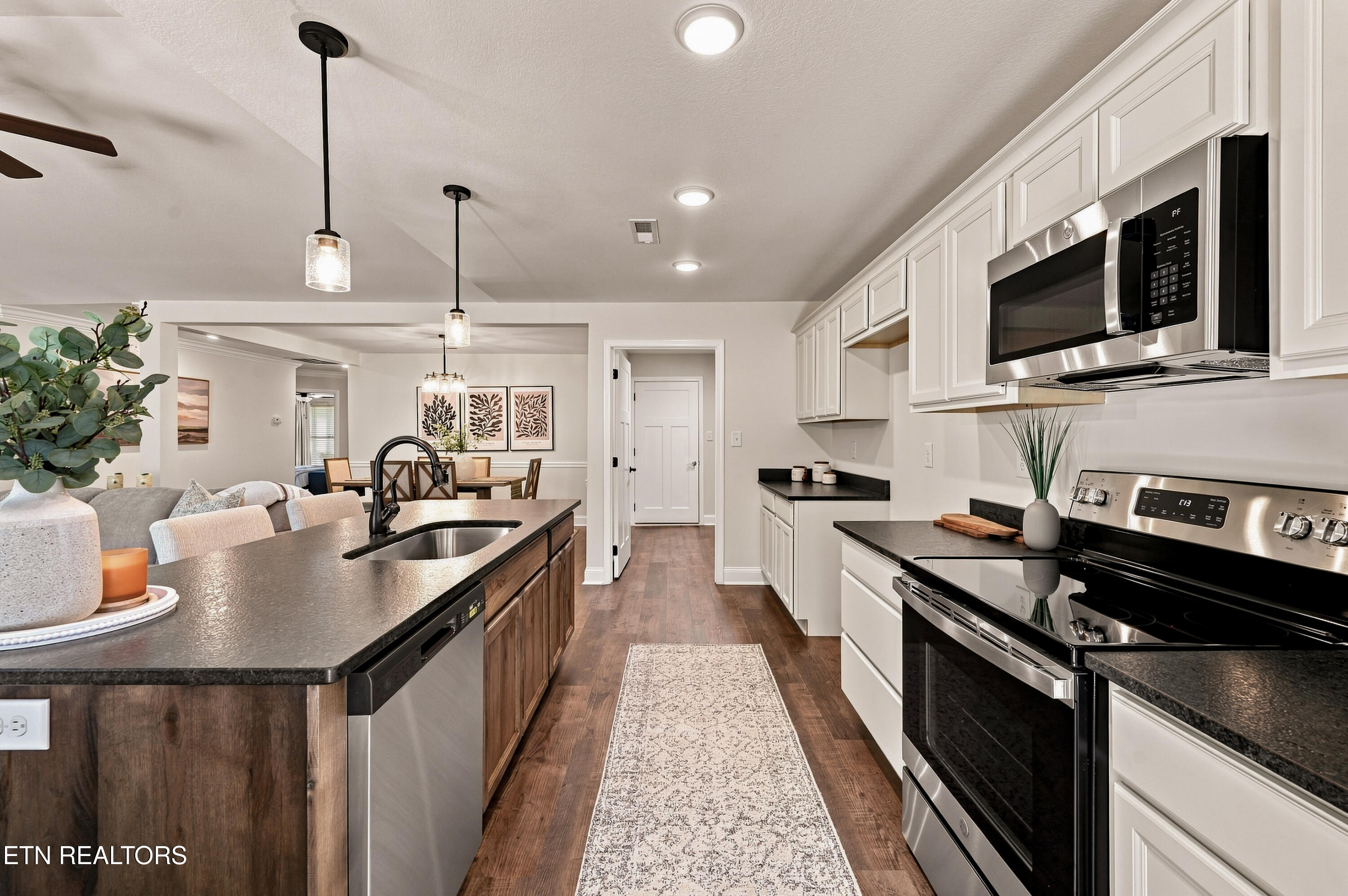 643 Snowflower Circle Pigeon Forge TN 37863