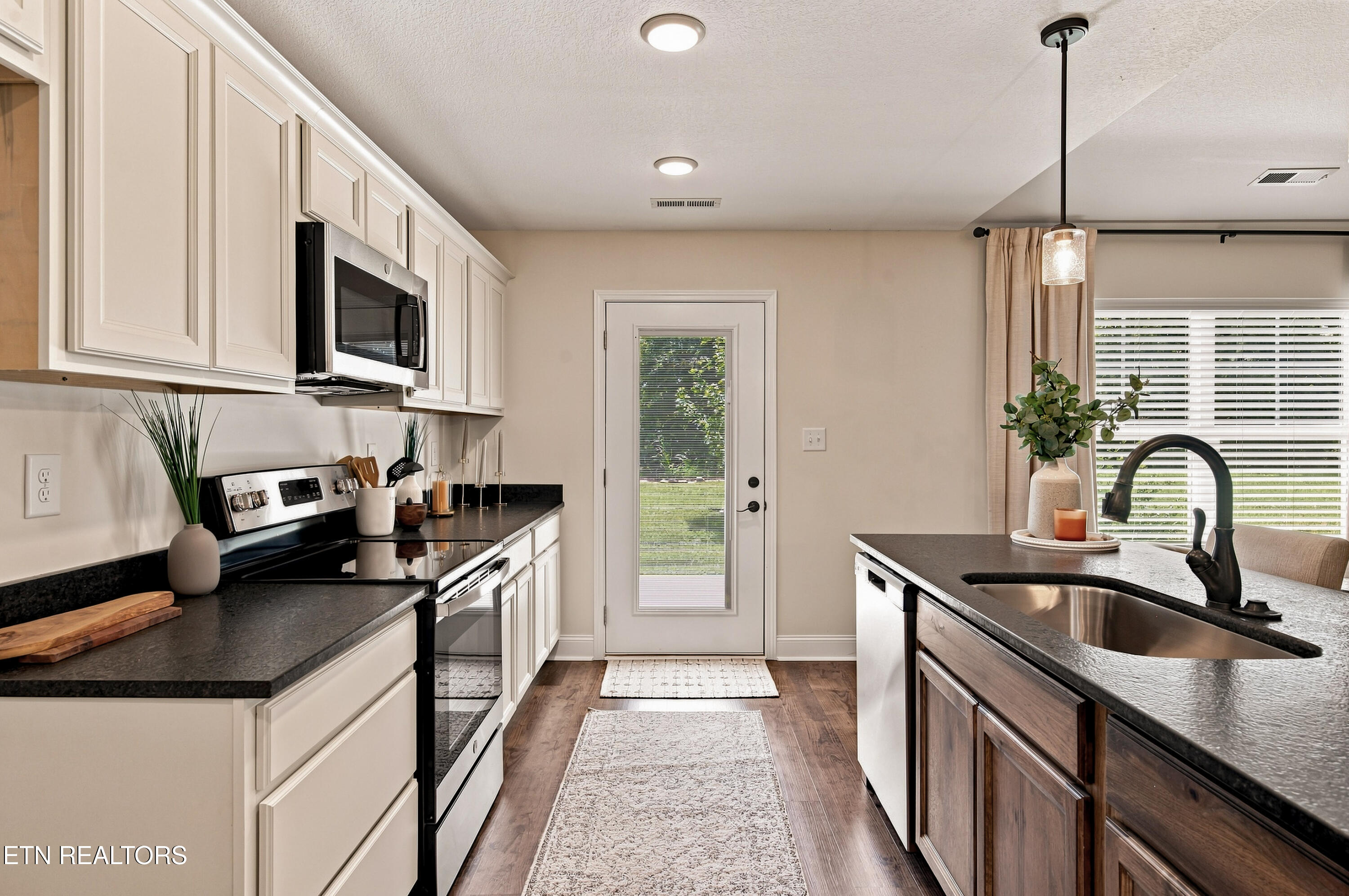 643 Snowflower Circle Pigeon Forge TN 37863