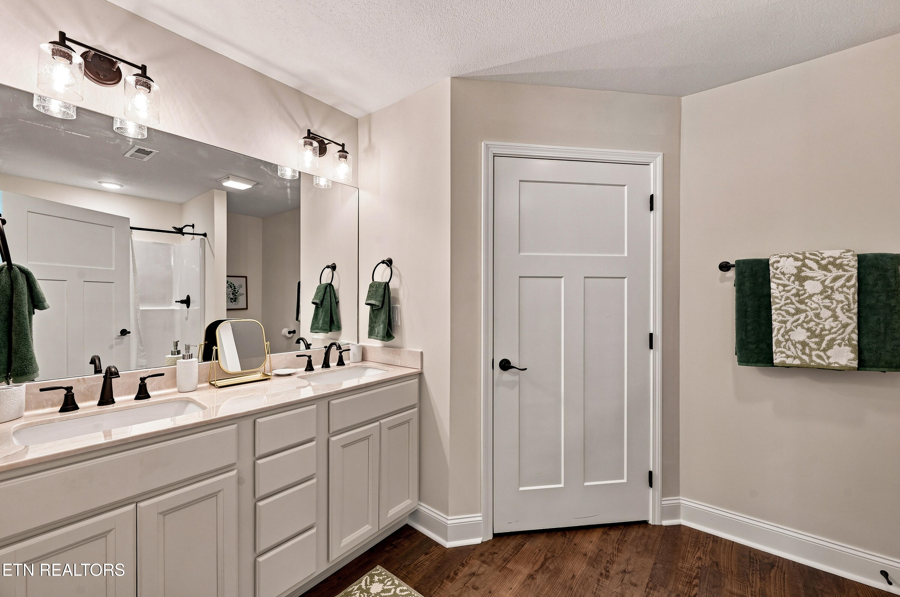643 Snowflower Circle Pigeon Forge TN 37863