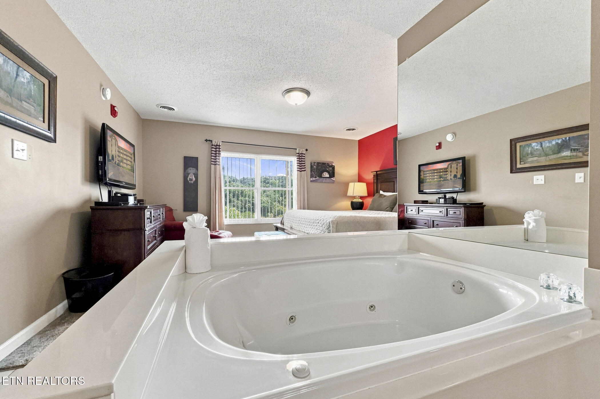 205 Ogle Drive Pigeon Forge TN 37863