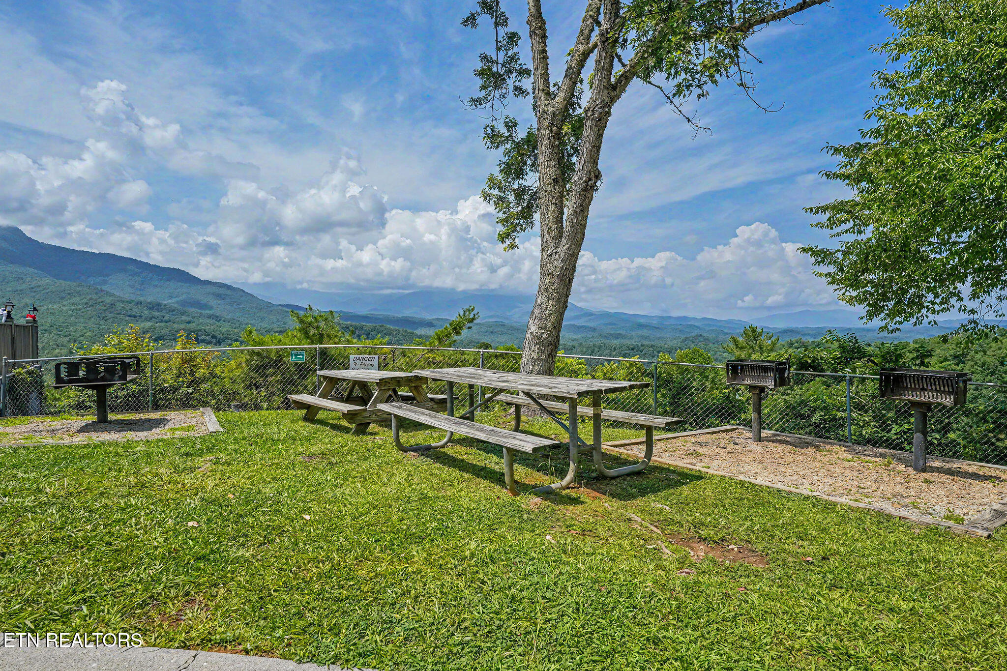 3710 Weber Road Gatlinburg TN 37738