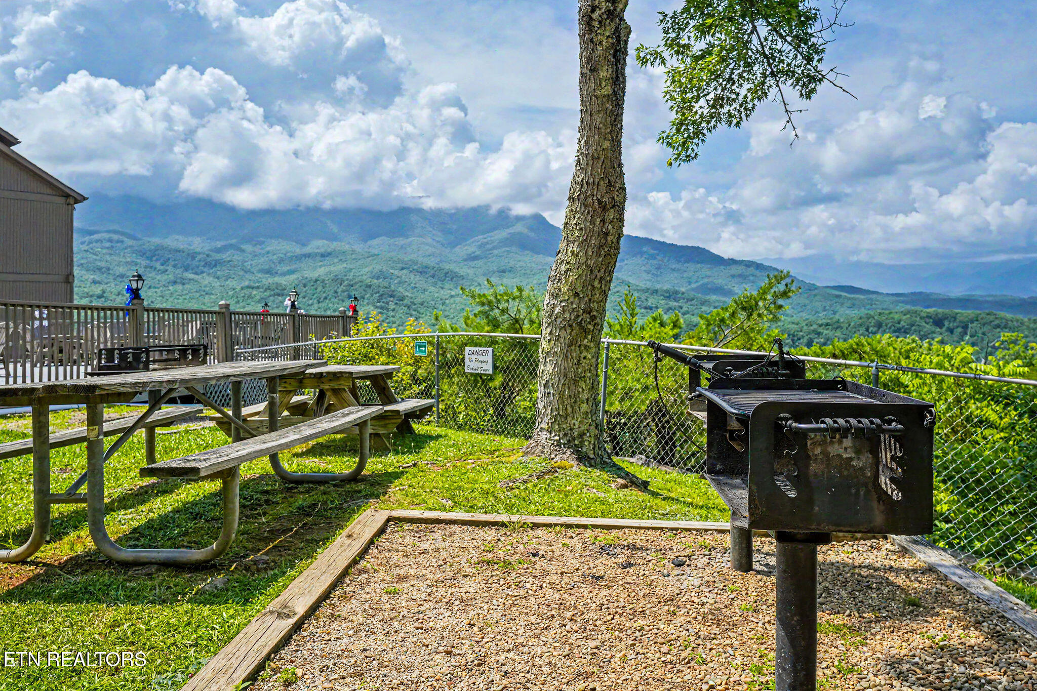 3710 Weber Road Gatlinburg TN 37738
