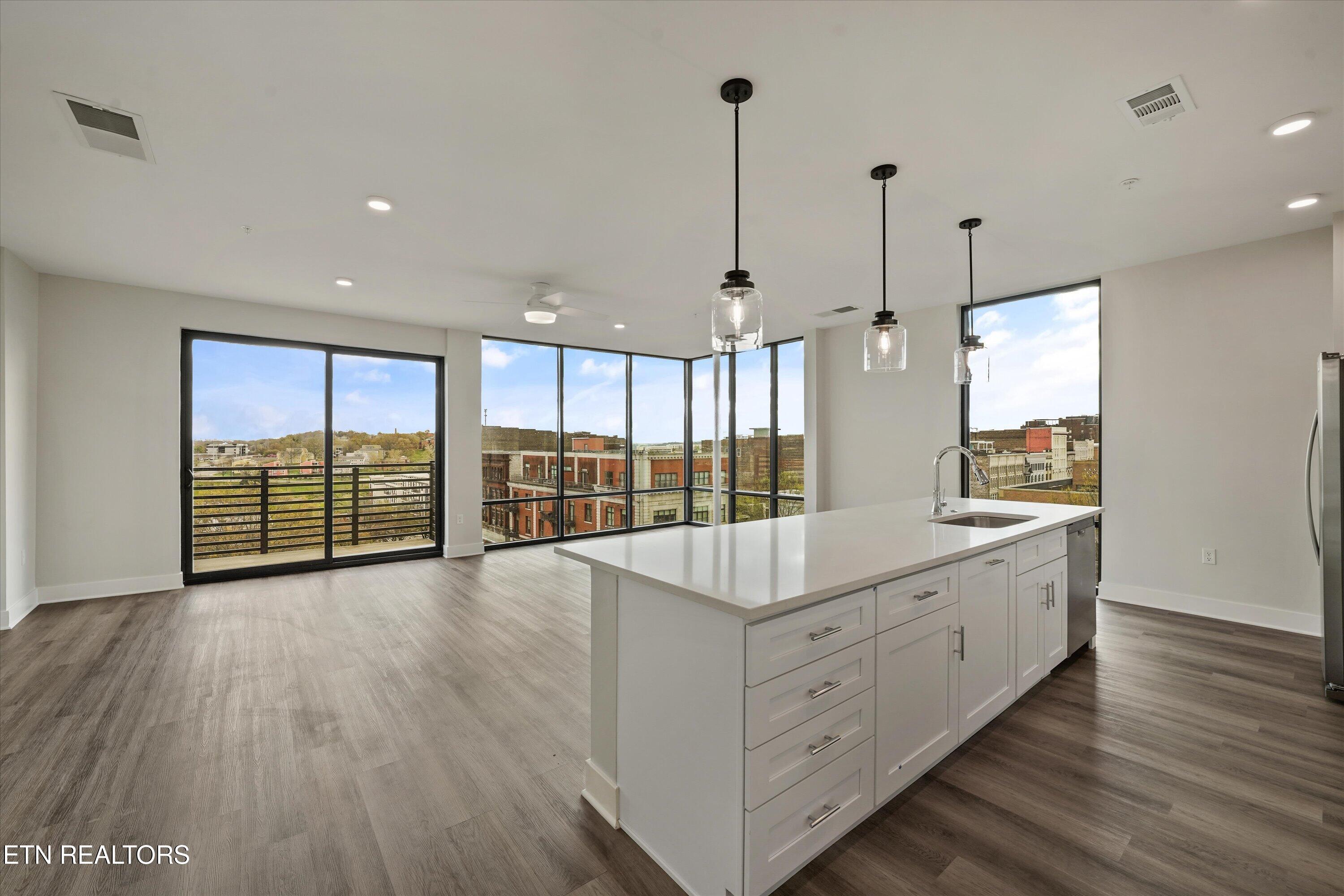 327 W Summit Hill Drive Knoxville TN 37902
