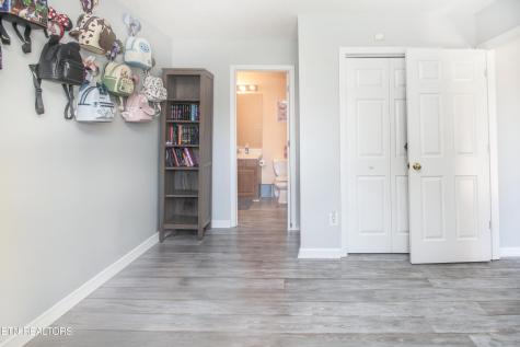 369 Hawthorne Oaks Way Powell TN 37849