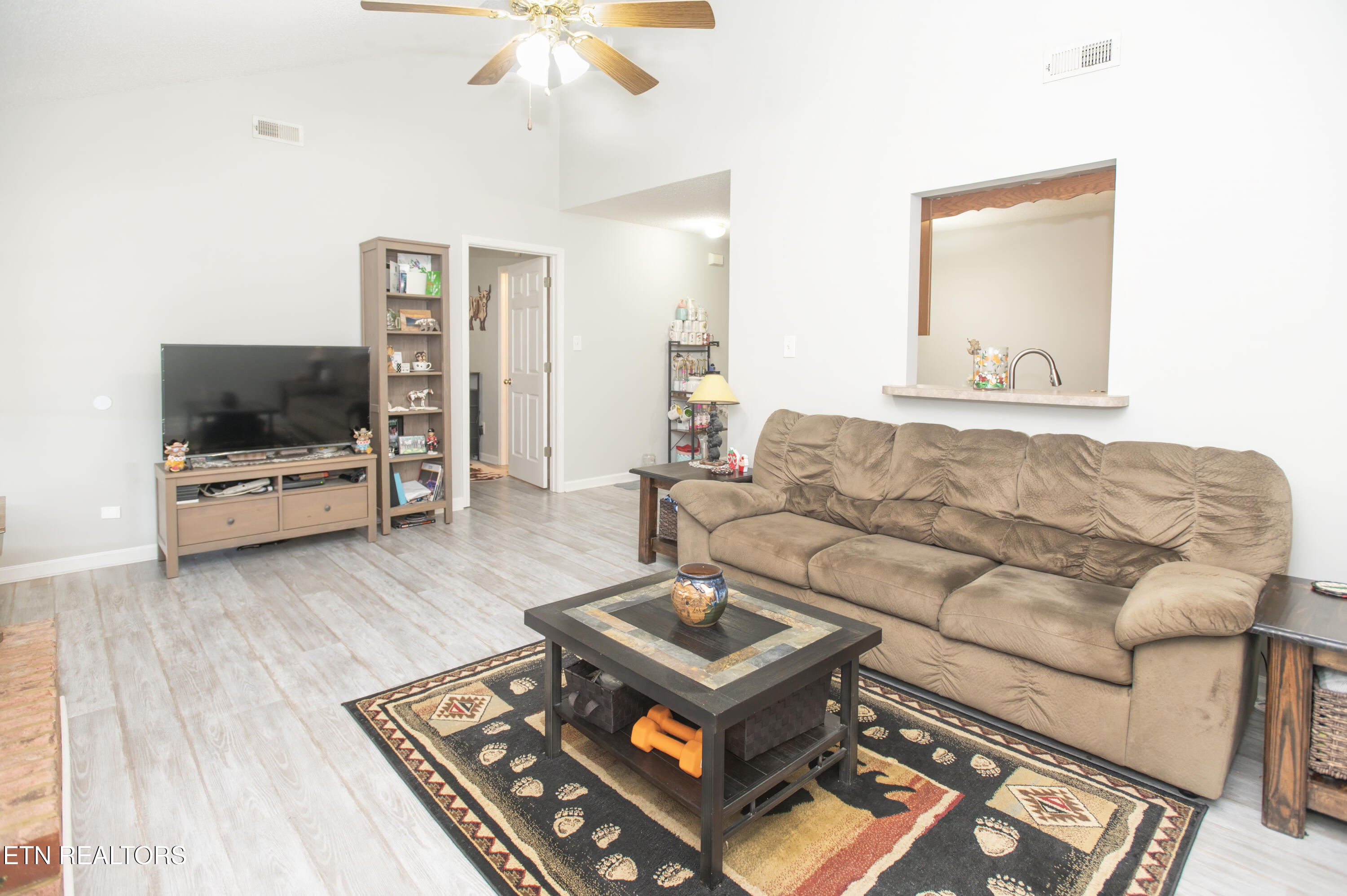 369 Hawthorne Oaks Way Powell TN 37849