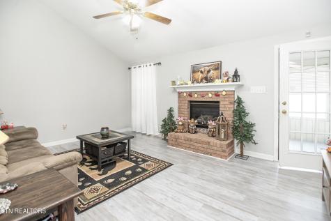 369 Hawthorne Oaks Way Powell TN 37849