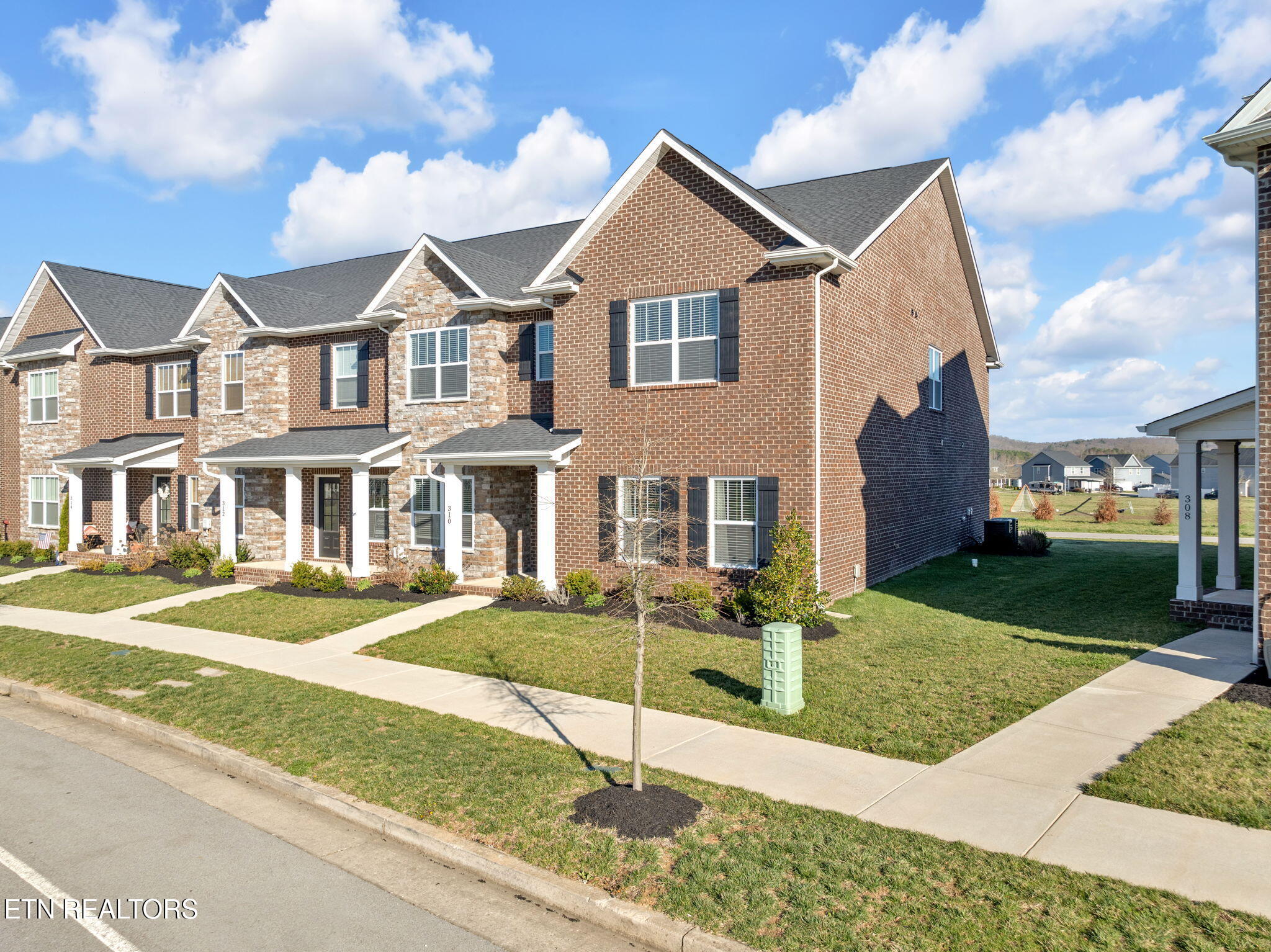 310 Broadberry Avenue Oak Ridge TN 37830