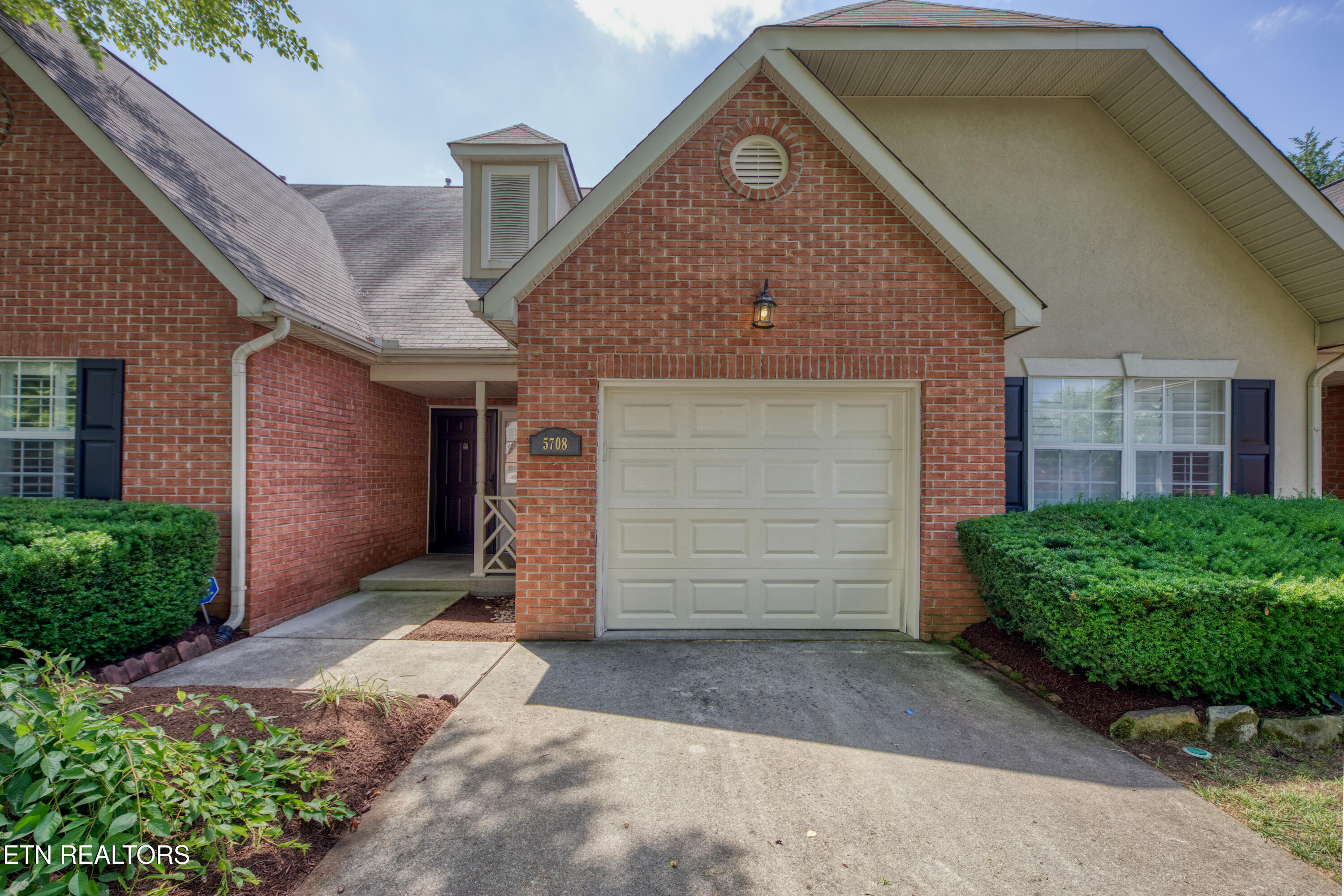 5708 Boones Creek Lane Knoxville TN 37912