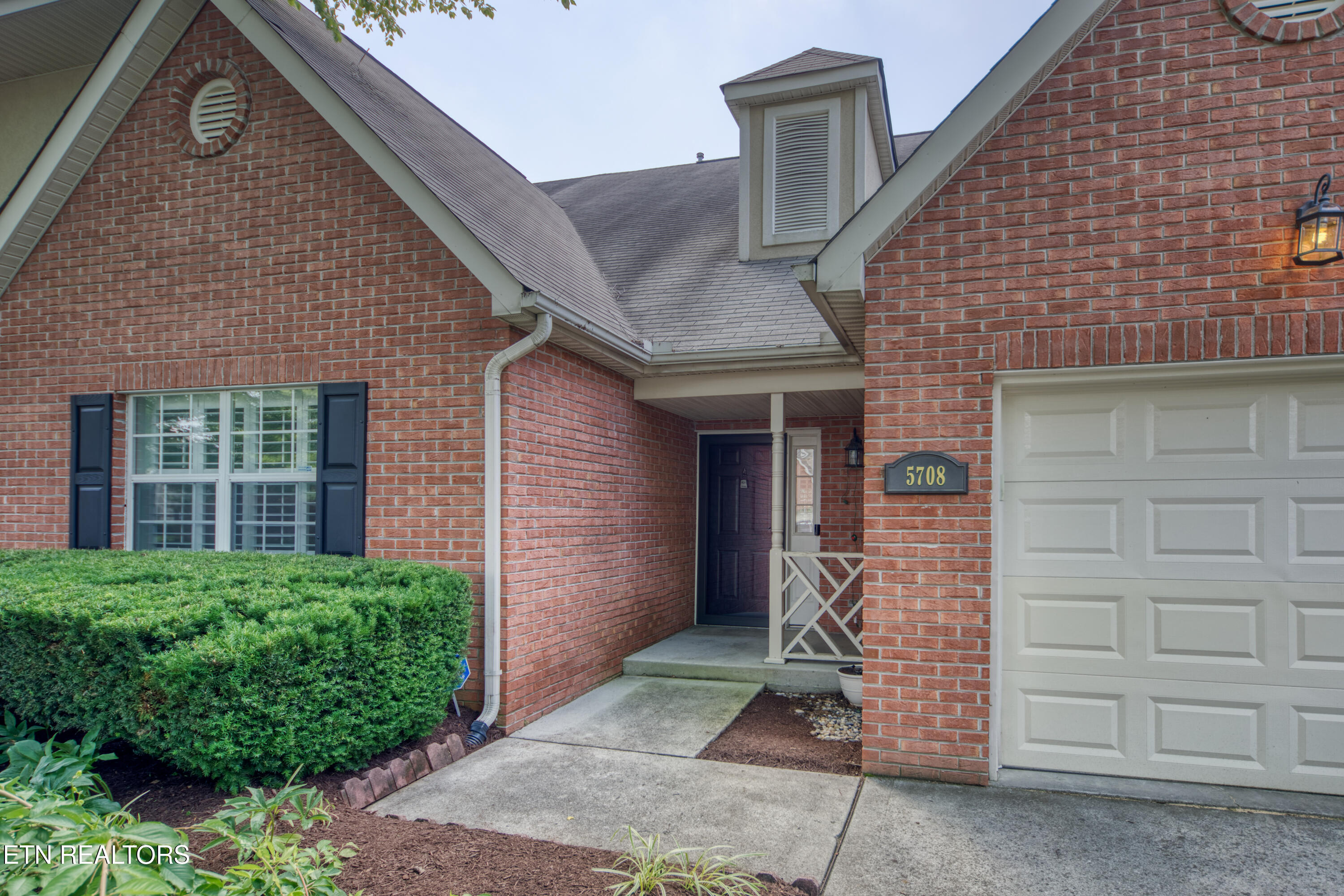 5708 Boones Creek Lane Knoxville TN 37912