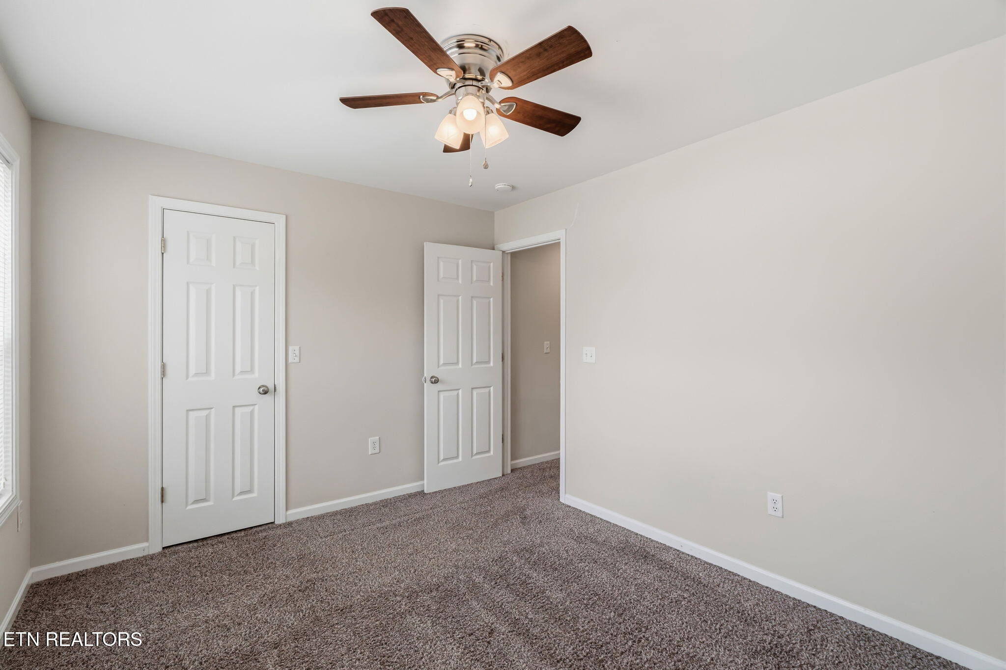 6813 Spring Glen Way Knoxville TN 37919