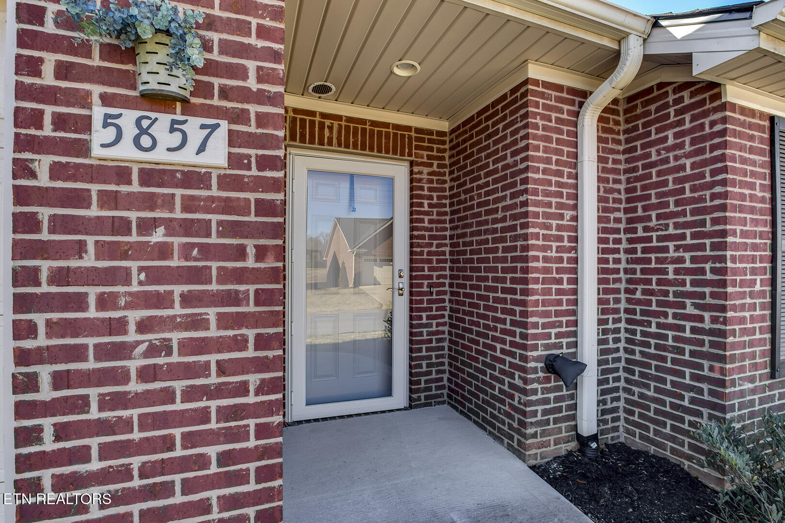 5857 Trestle Way Knoxville TN 37918