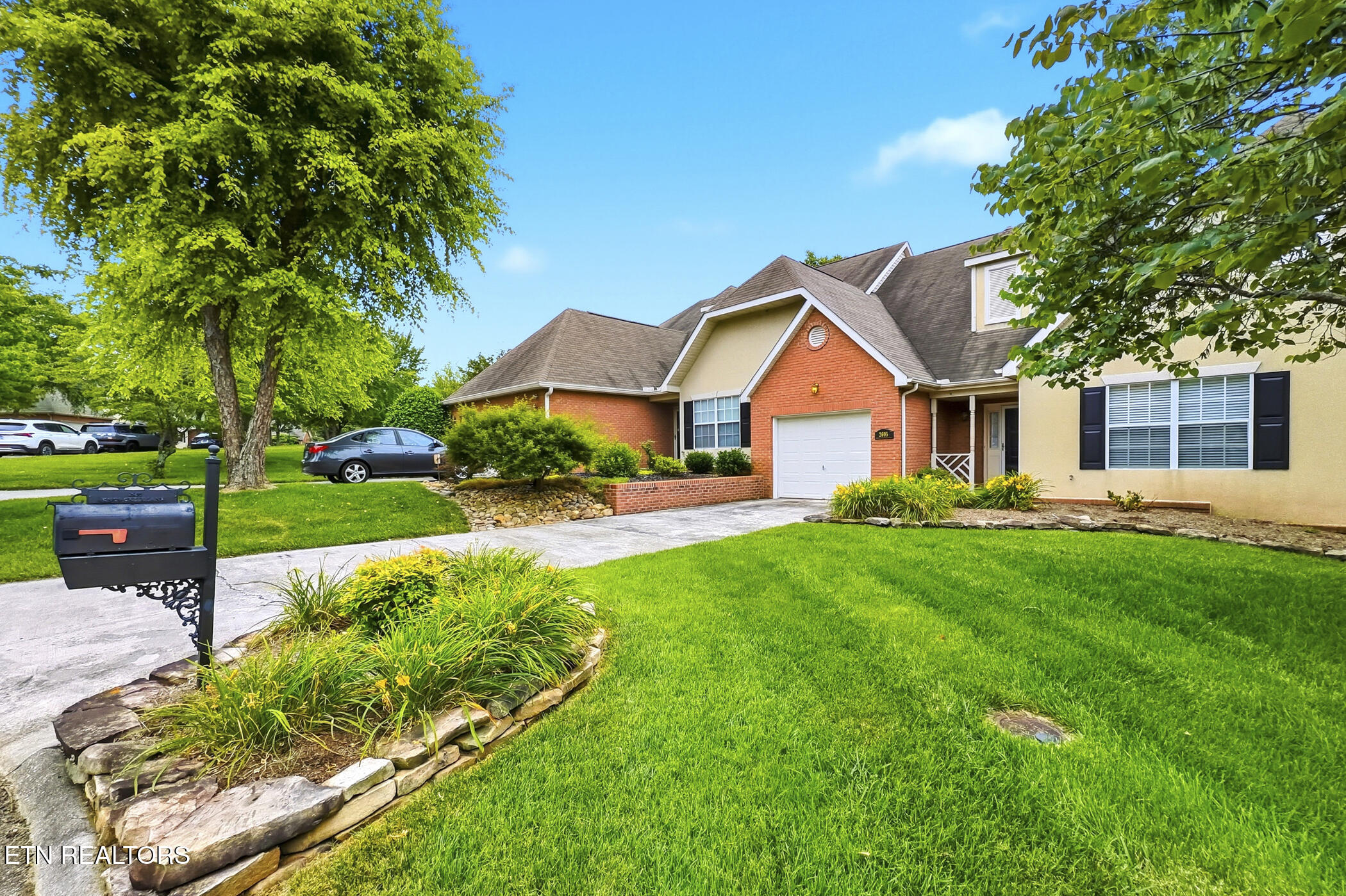 2605 Knob Creek Lane Knoxville TN 37912