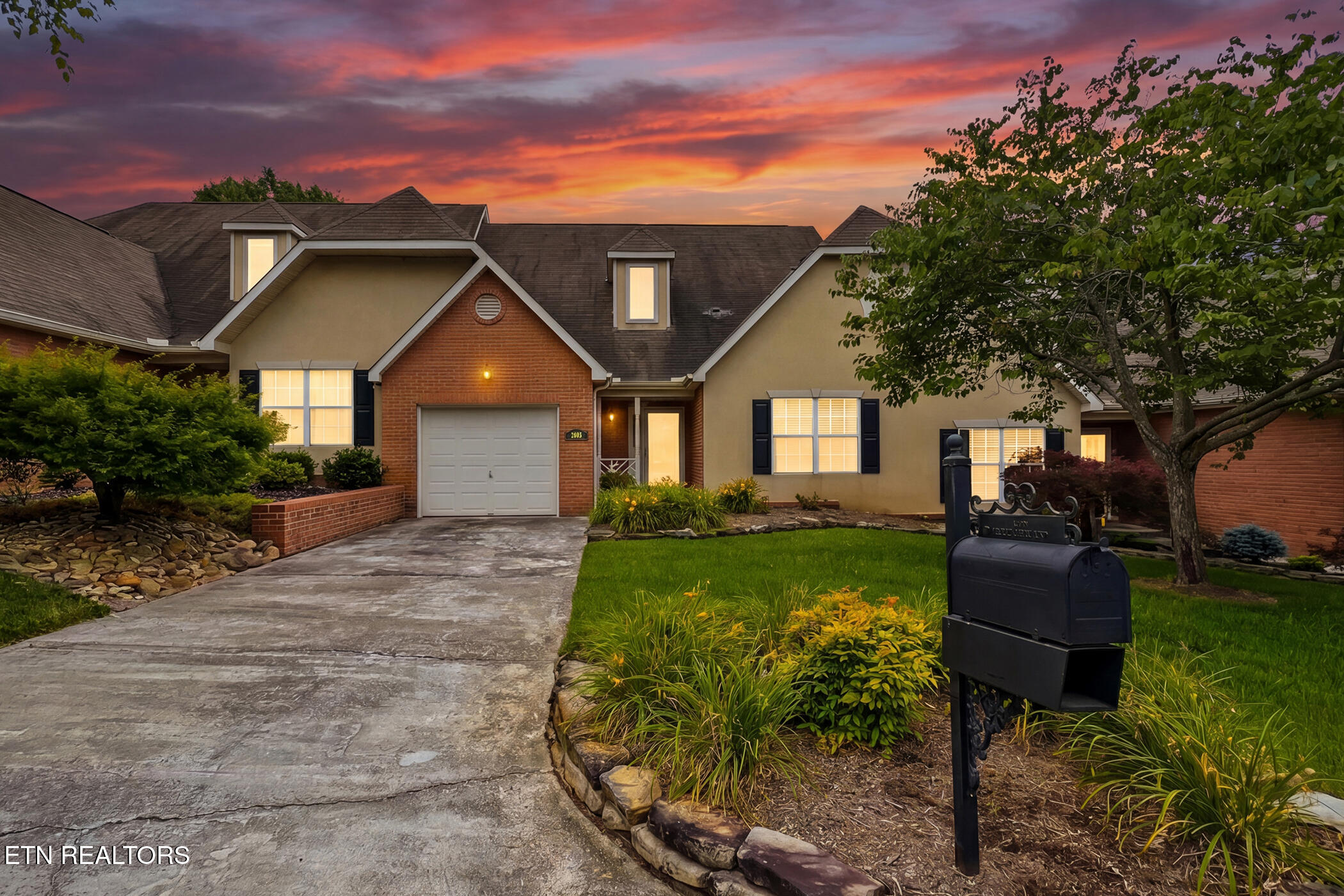 2605 Knob Creek Lane Knoxville TN 37912