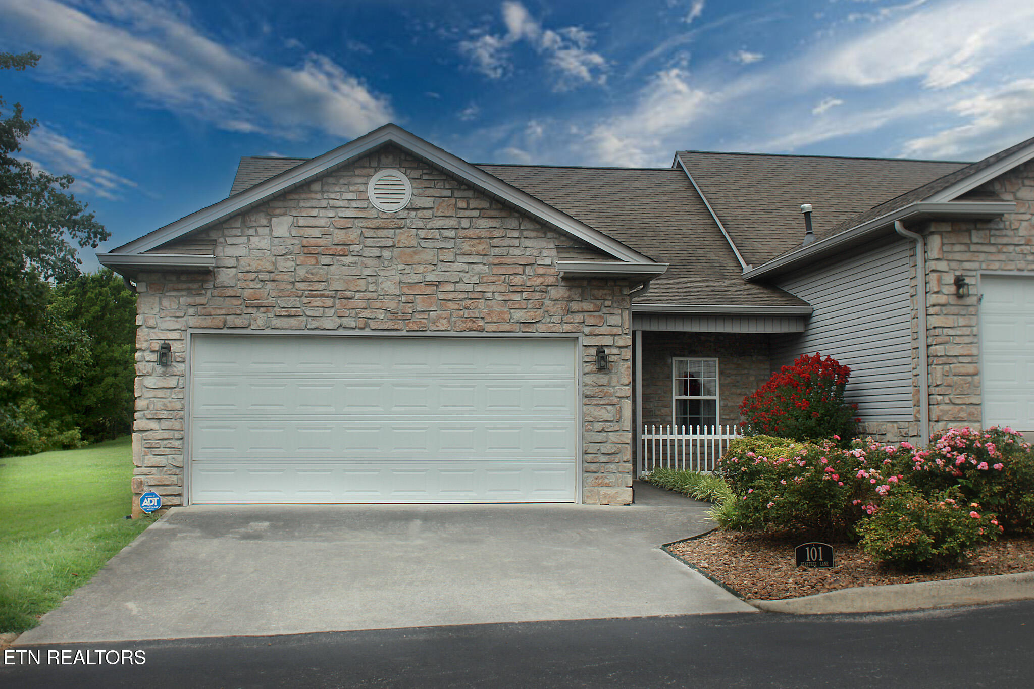 101 Pear Tree Lane Loudon TN 37774