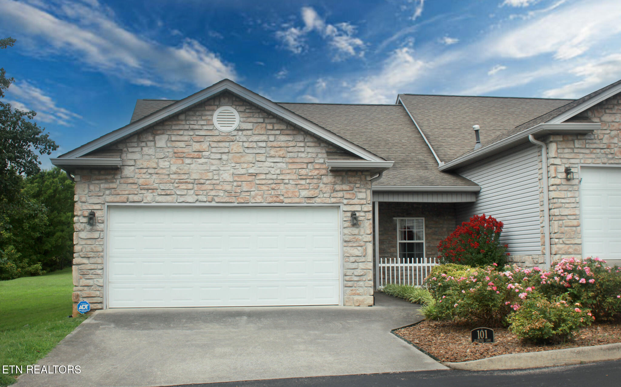 101 Pear Tree Lane Loudon TN 37774