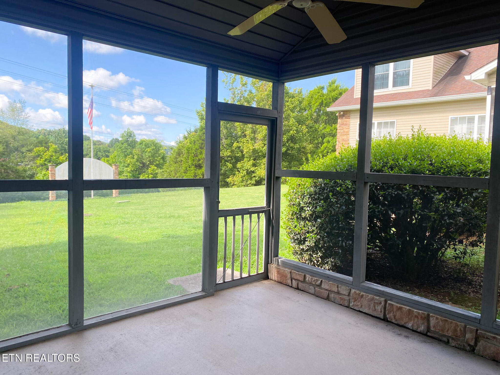 101 Pear Tree Lane Loudon TN 37774