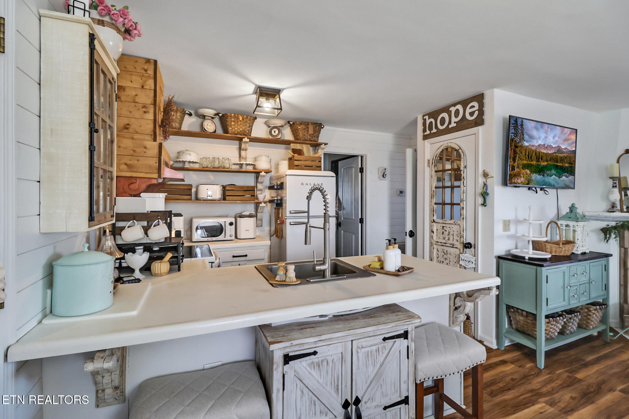 365 Moytoy Road Crab Orchard TN 37723