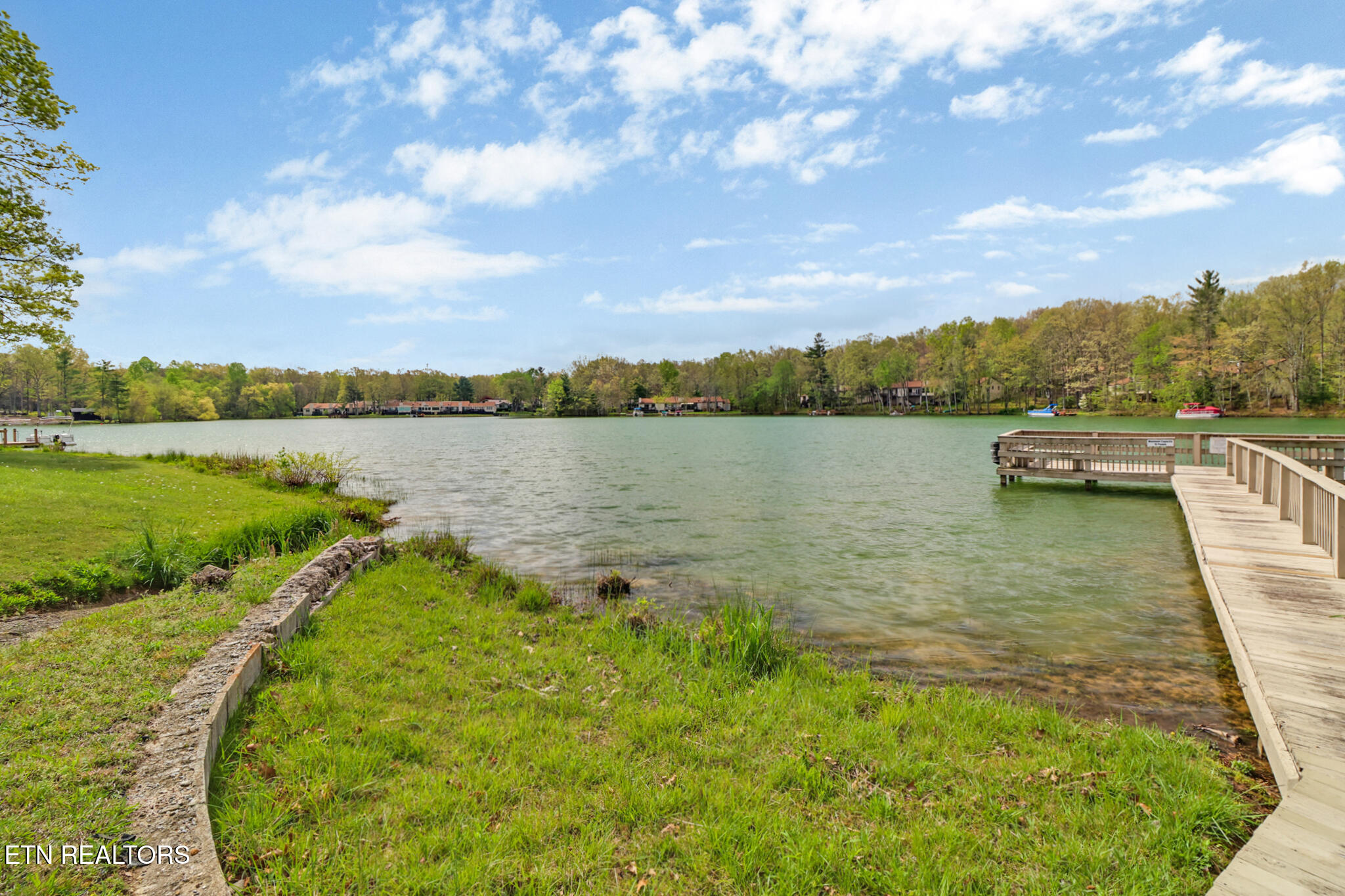 36 Lakeshore Terrace Crossville TN 38558